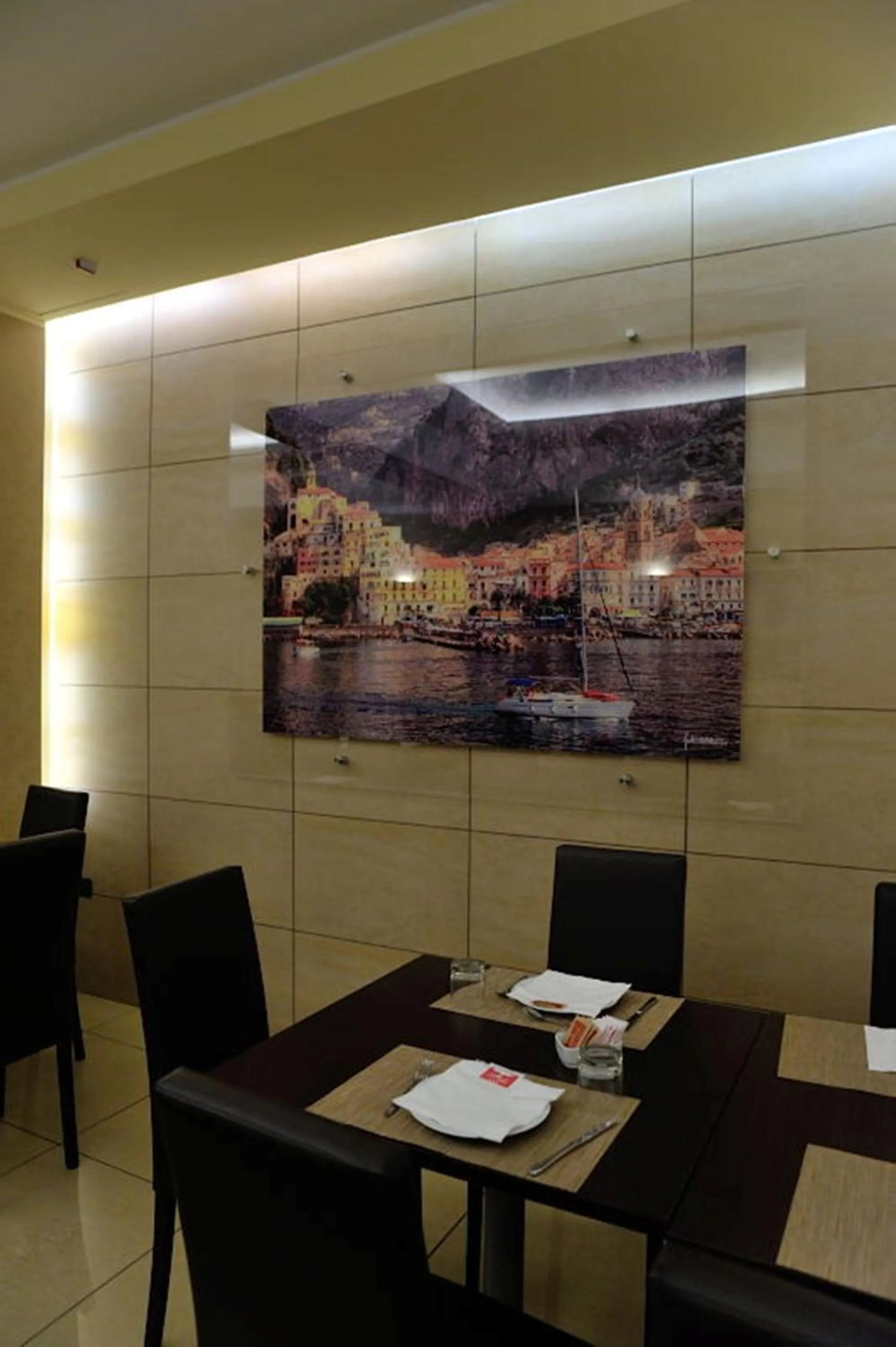 Restaurant/places to eat in Hotel Tiempo