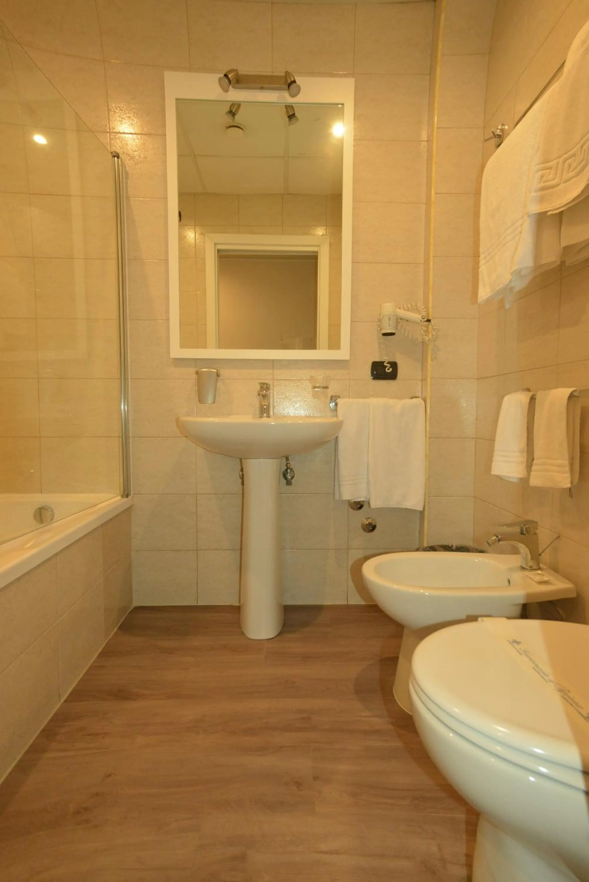 Bathroom in Hotel Tiempo