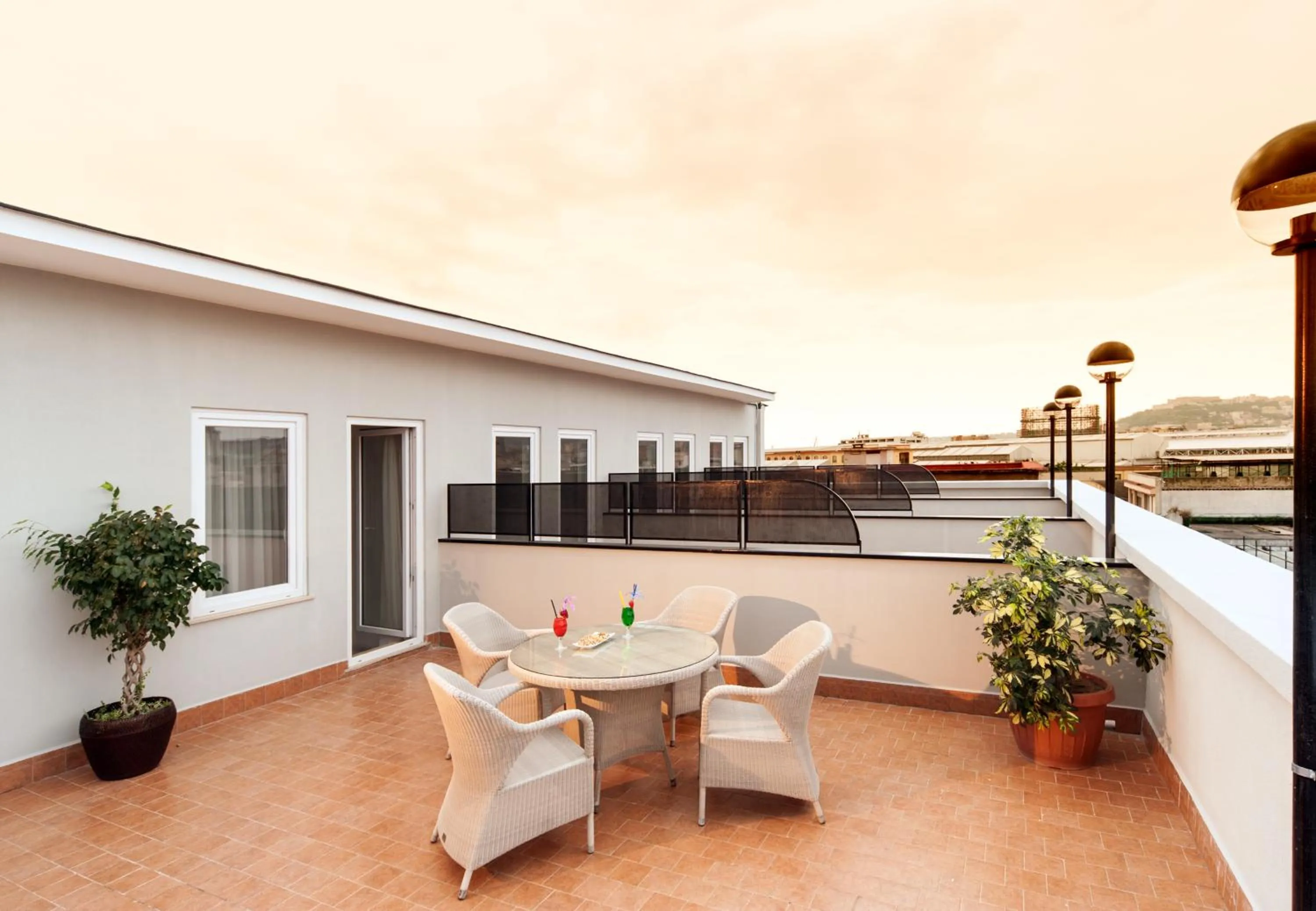 Summer in Hotel Tiempo