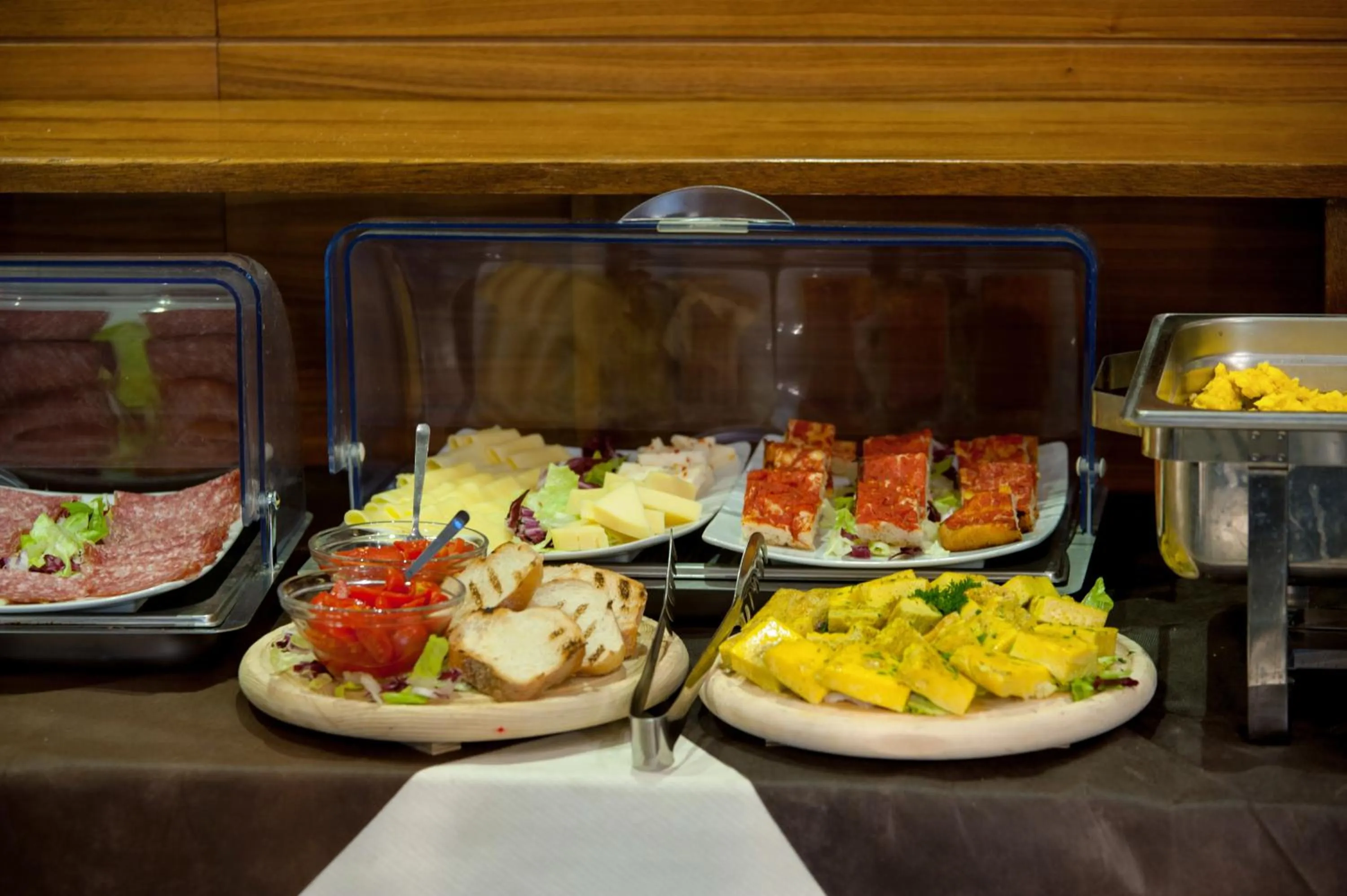 Continental breakfast in Hotel Tiempo