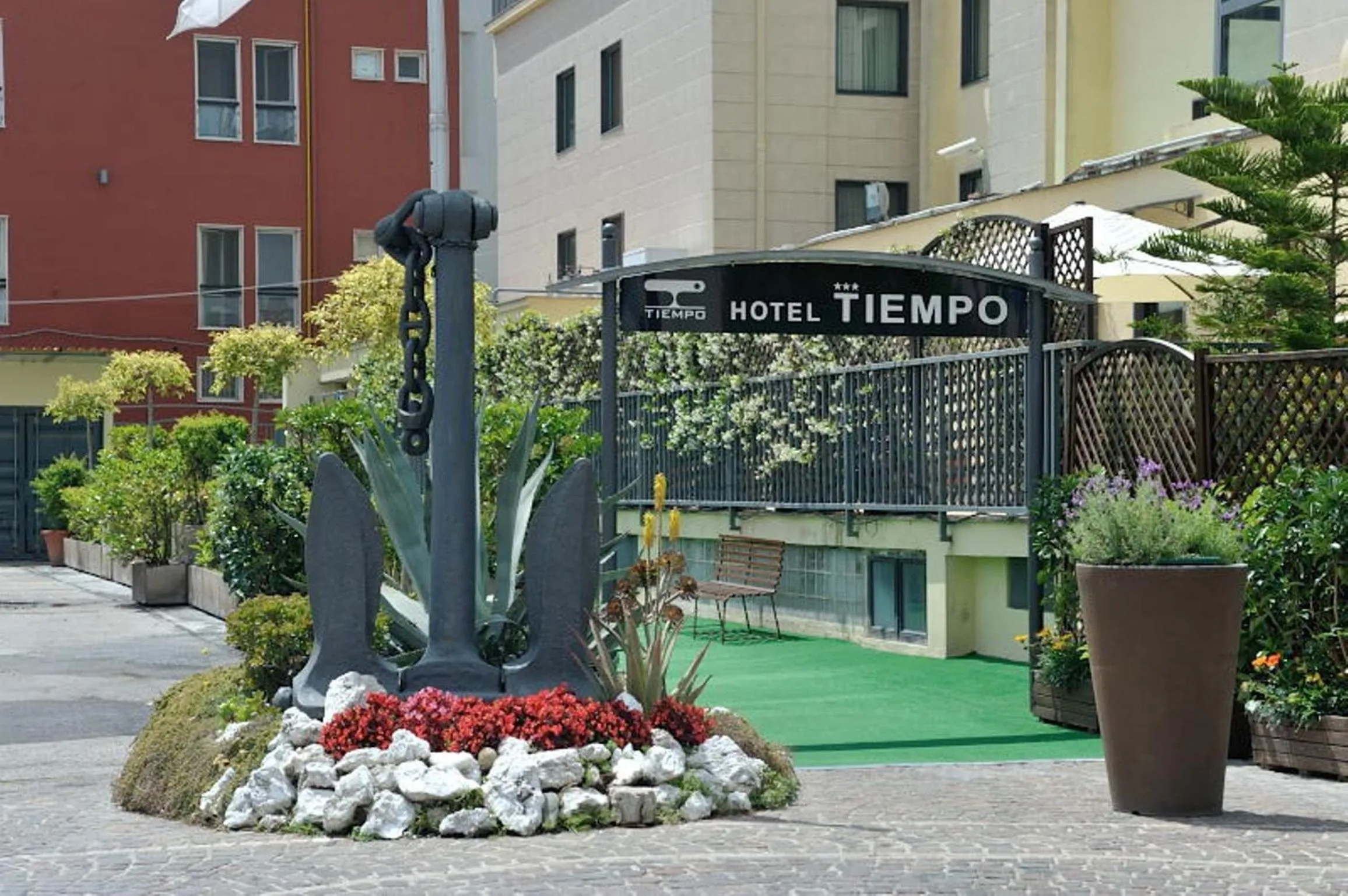 Facade/entrance in Hotel Tiempo