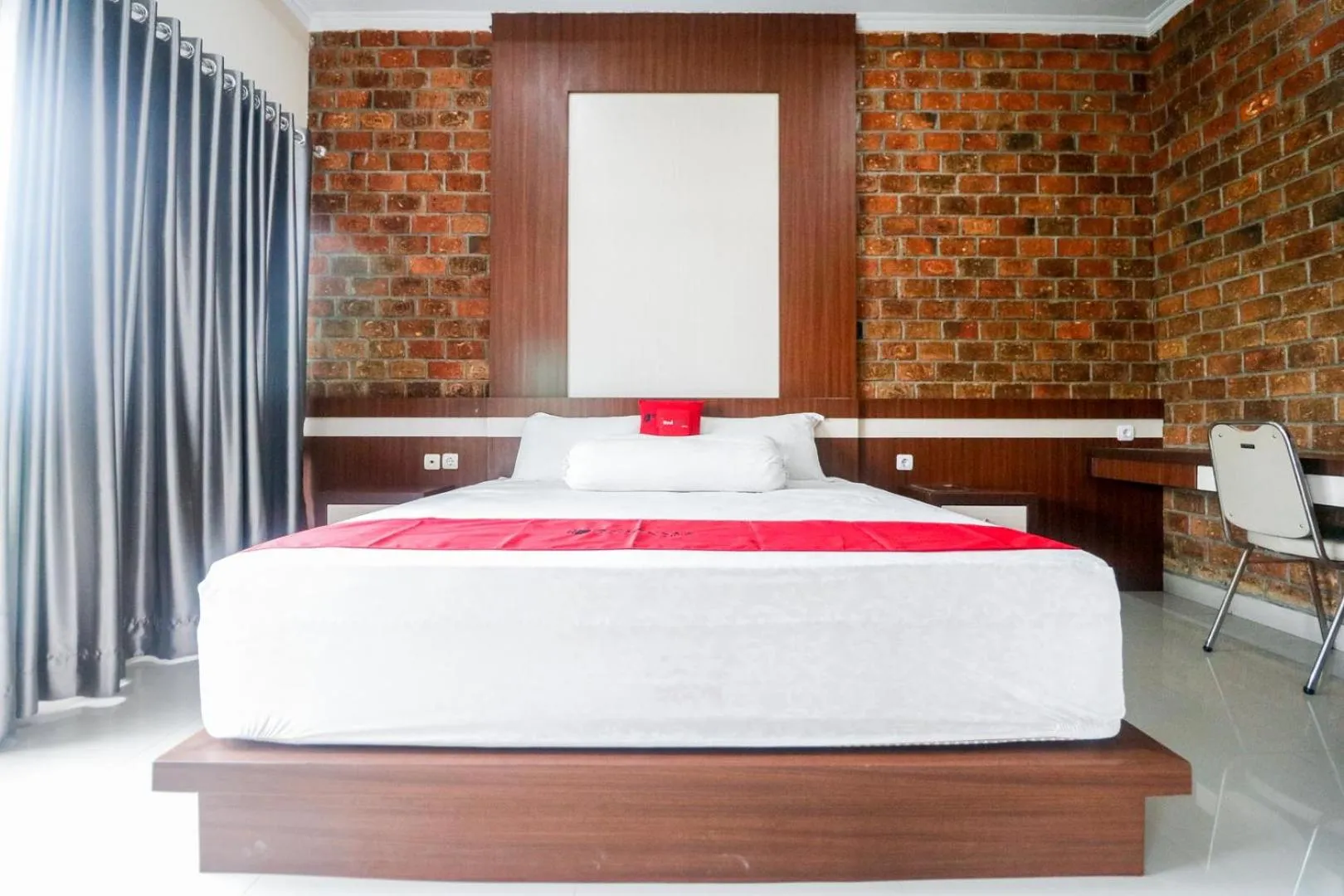 Bedroom, Bed in RedDoorz Plus near Kualanamu Airport Medan