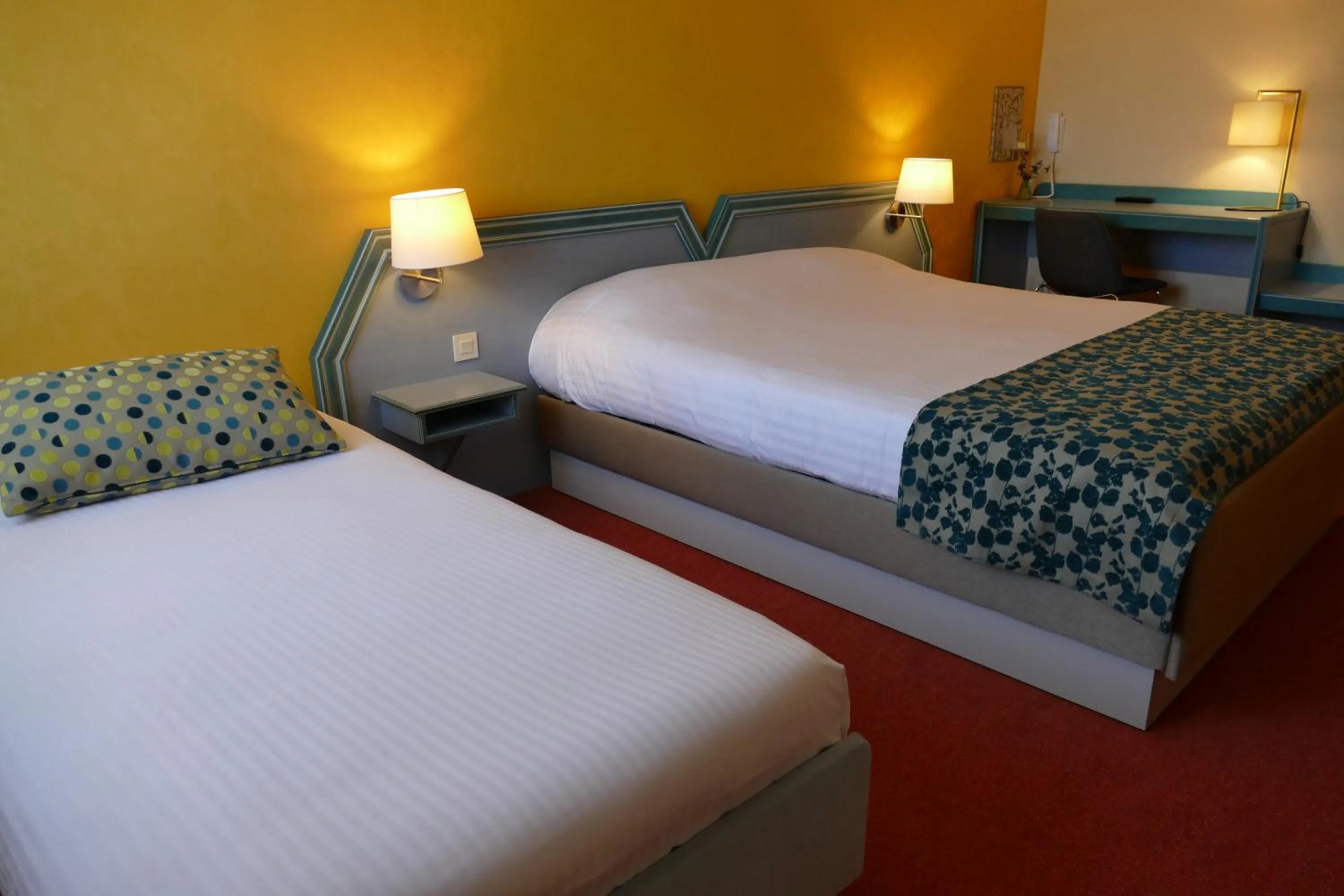 Photo of the whole room, Bed in Au Relais de l'Ill