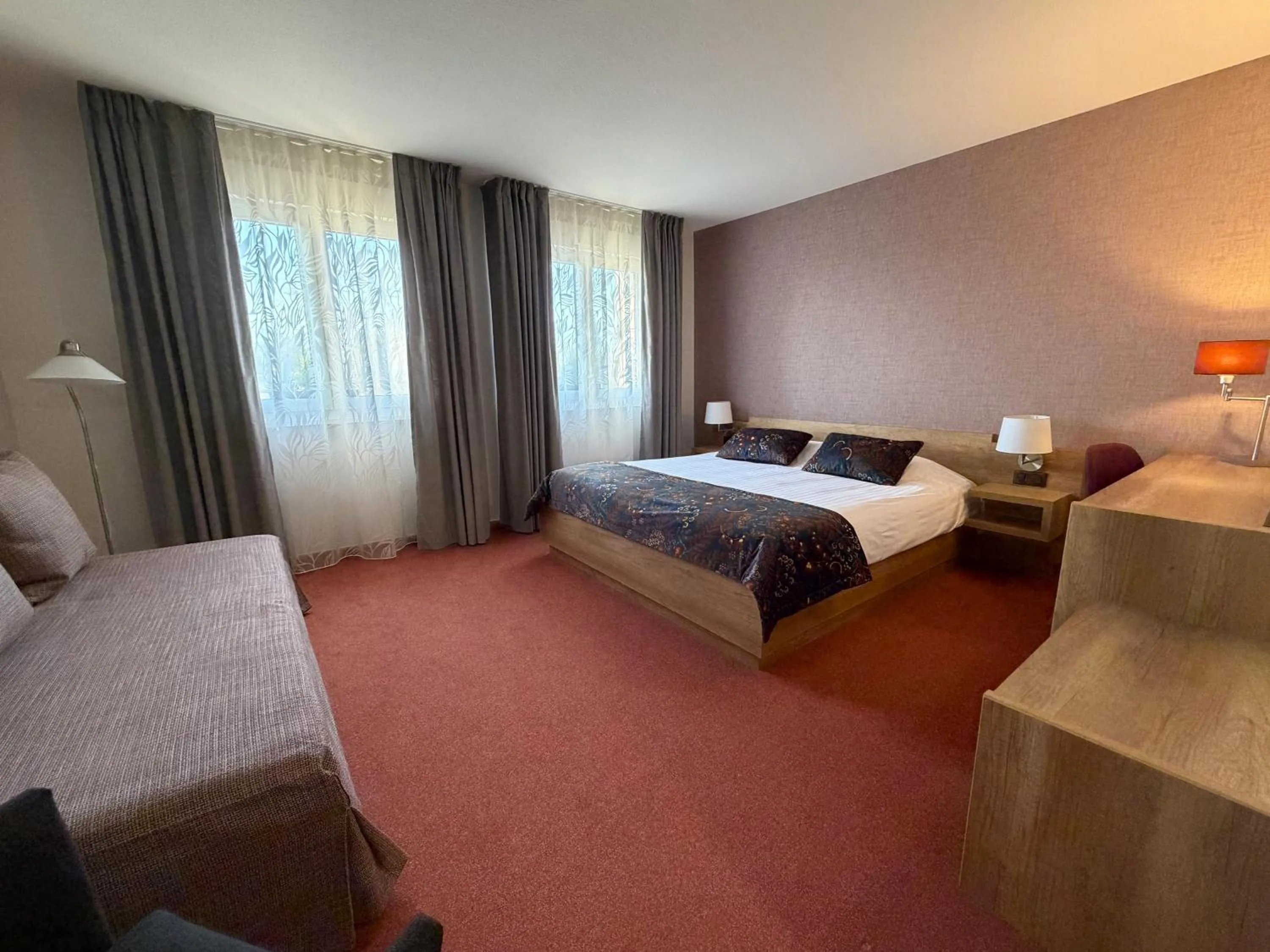 Photo of the whole room, Bed in Au Relais de l'Ill