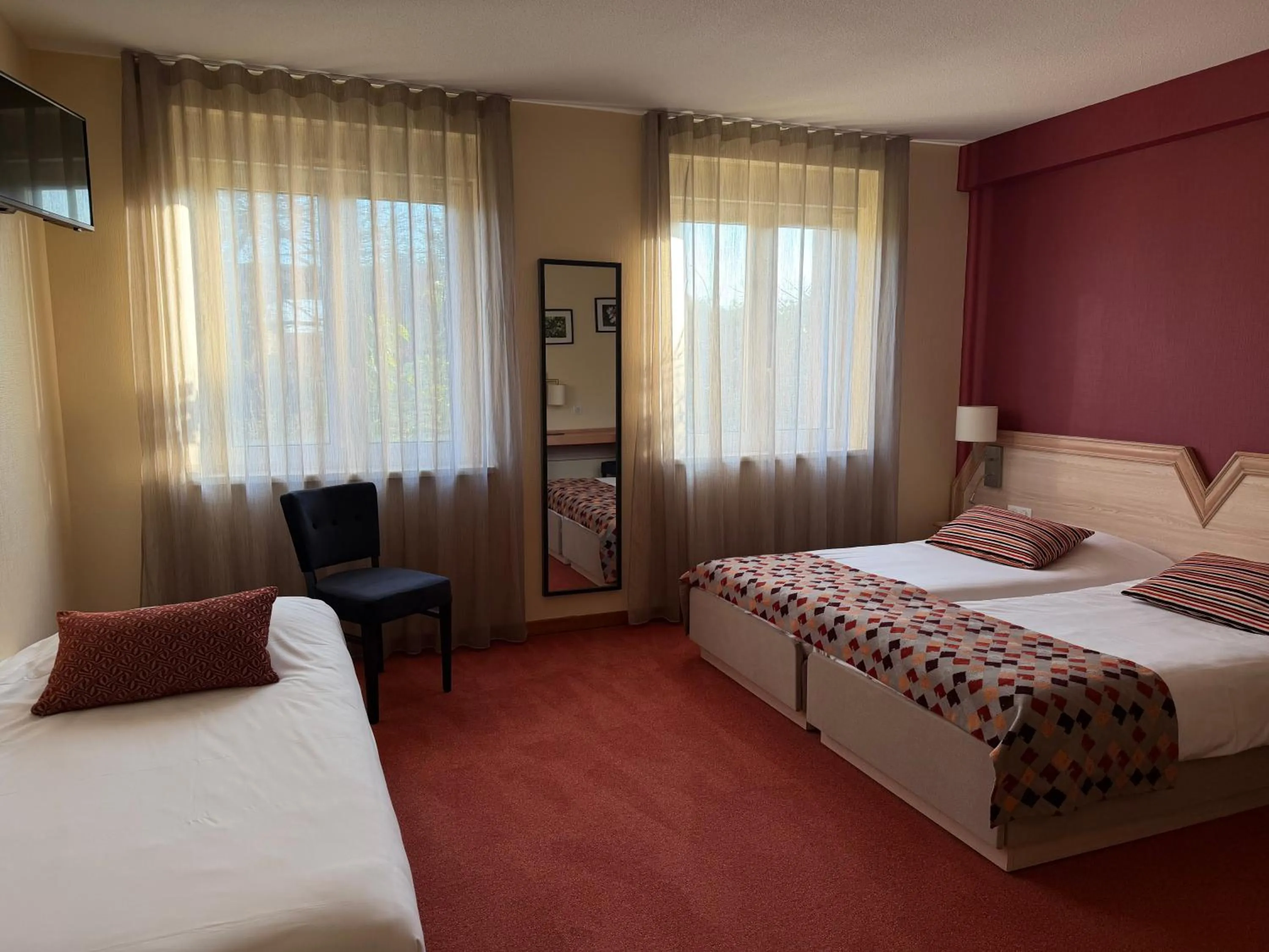 Photo of the whole room, Bed in Au Relais de l'Ill