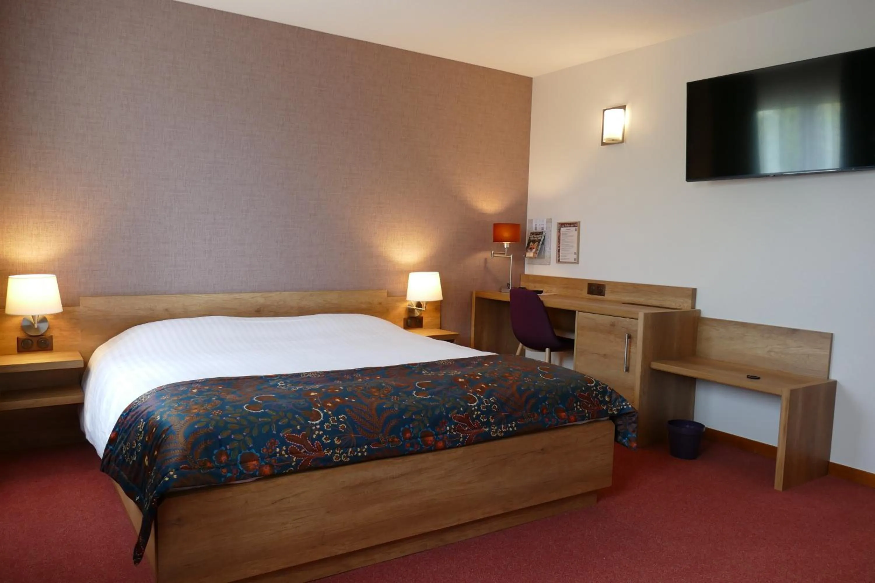 Photo of the whole room, Bed in Au Relais de l'Ill