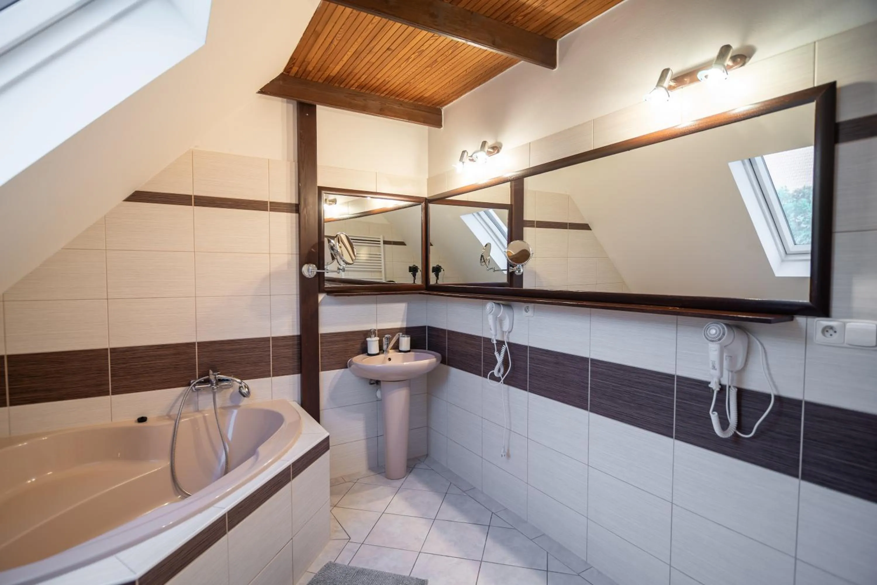 Mikulov - Inn - hotel s vinným sklepem Venuše