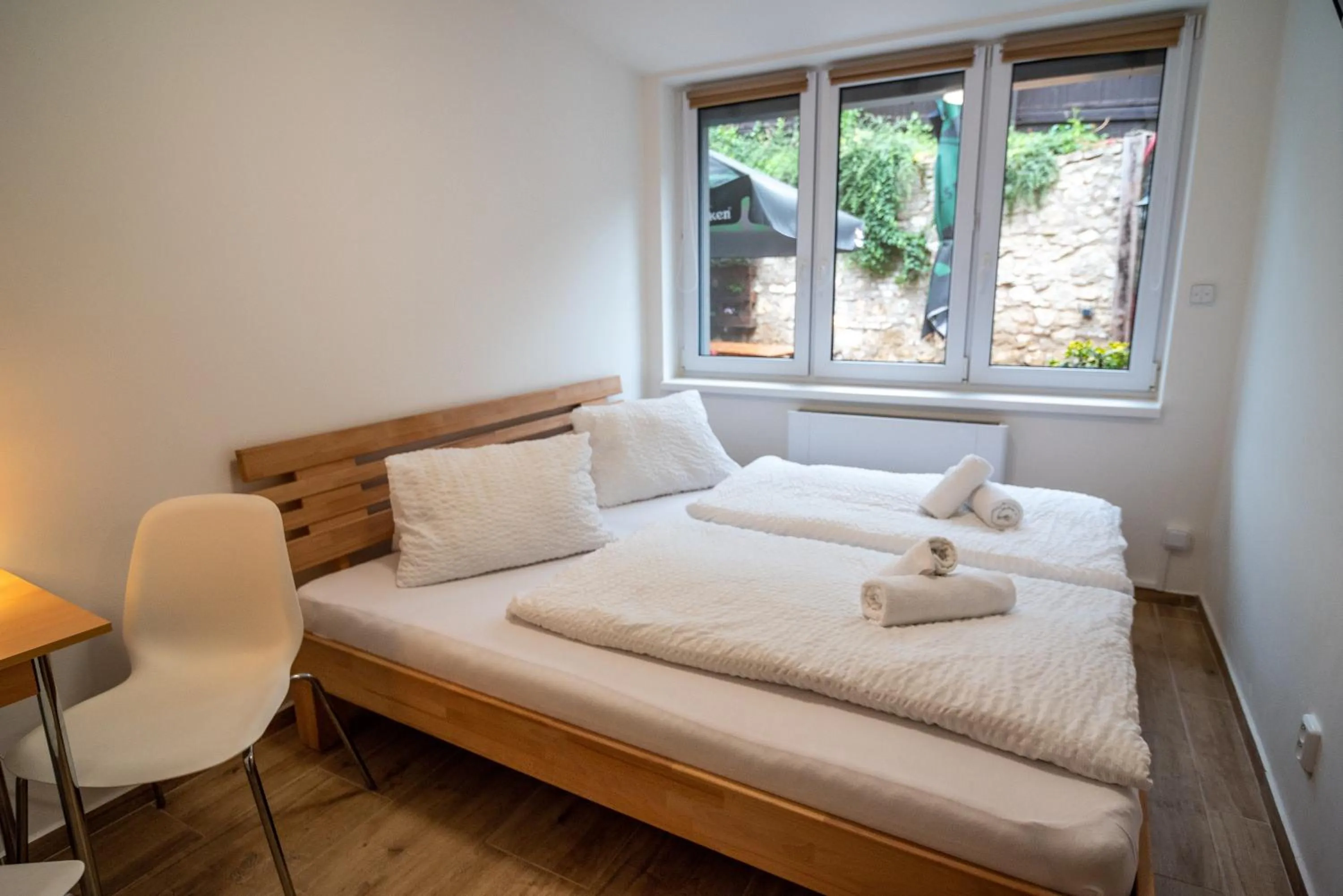 Bed in Mikulov - Inn - hotel s vinným sklepem Venuše