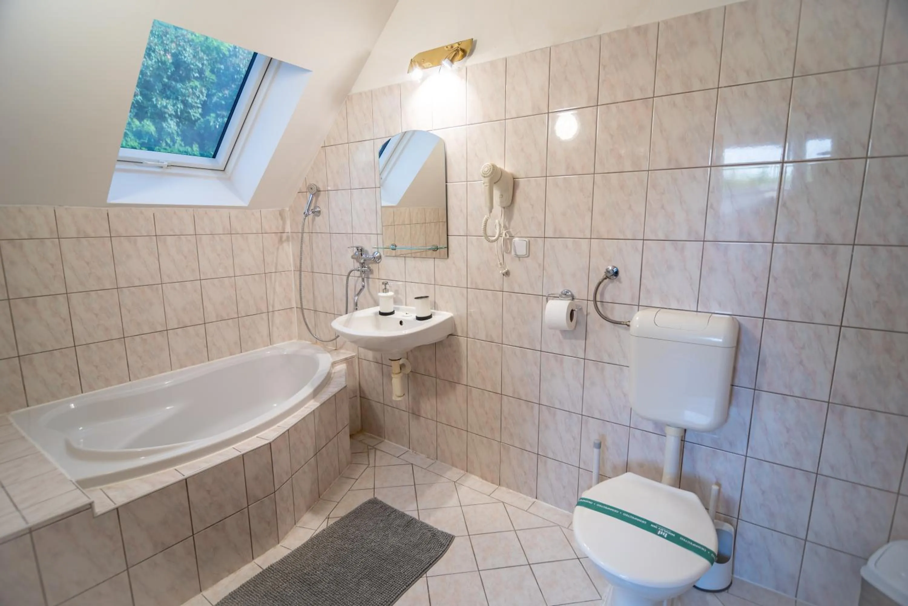 Mikulov - Inn - hotel s vinným sklepem Venuše