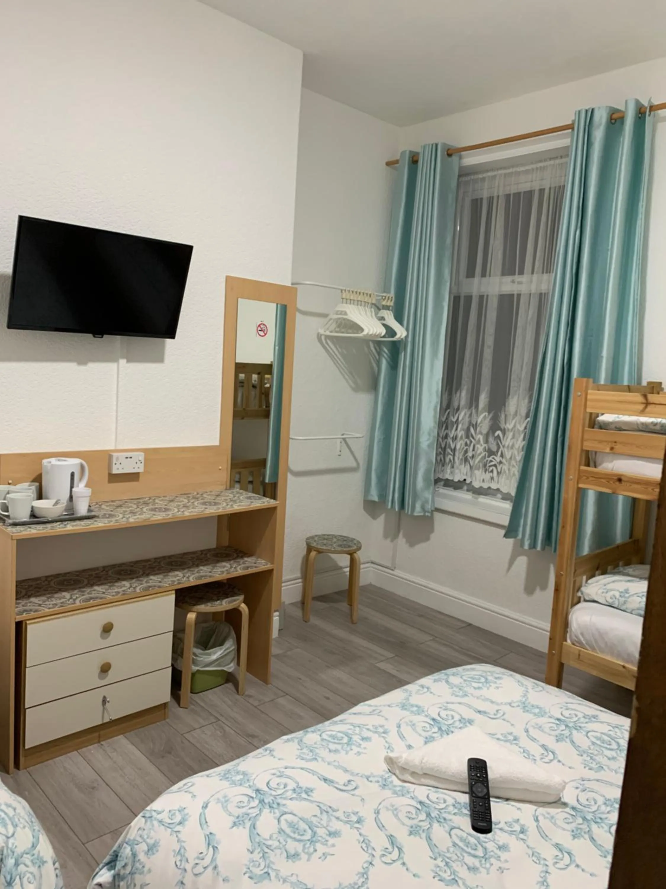 Bedroom, Bed in Danescourt Lodge