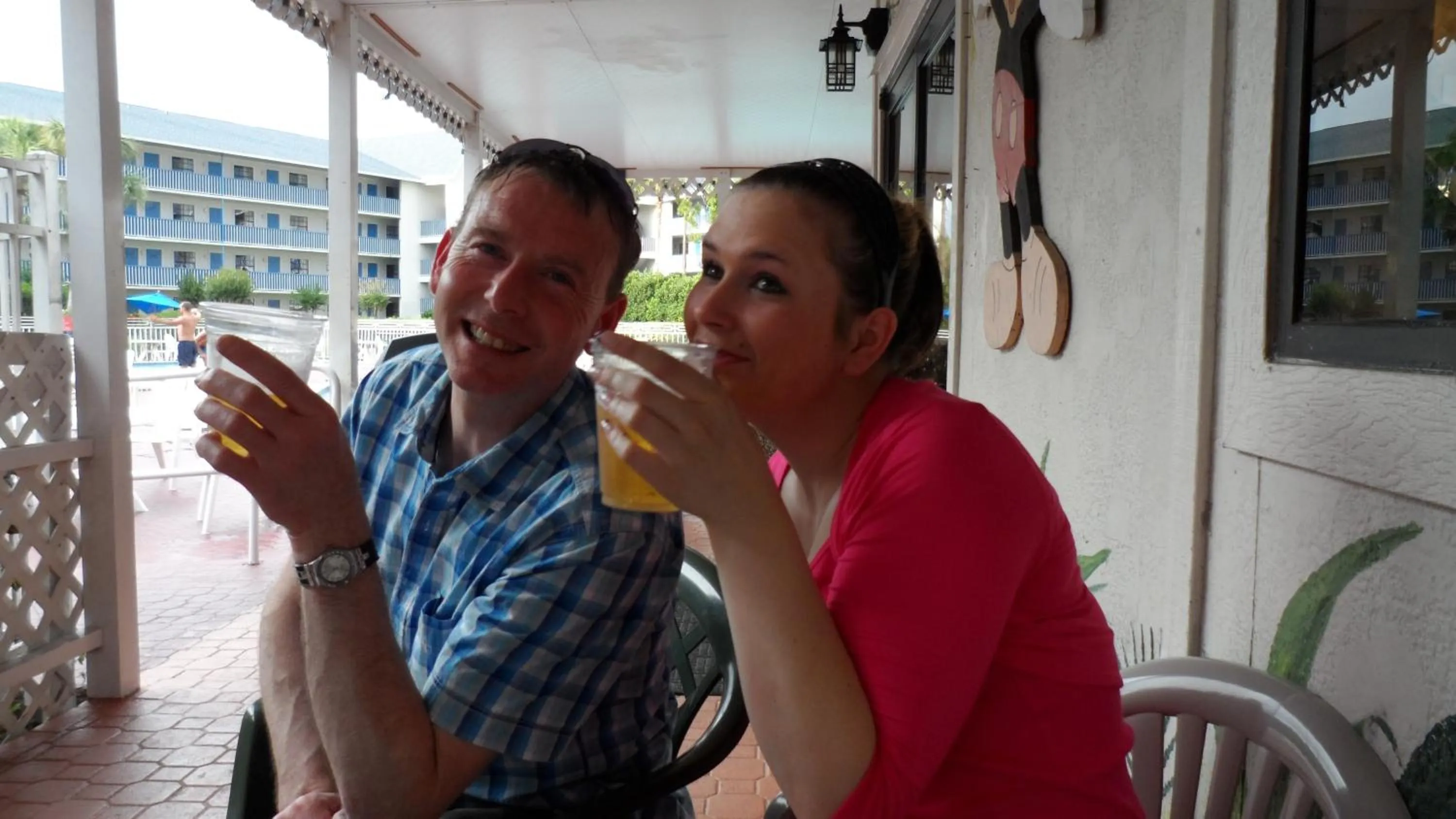 Drinks in Danescourt Lodge