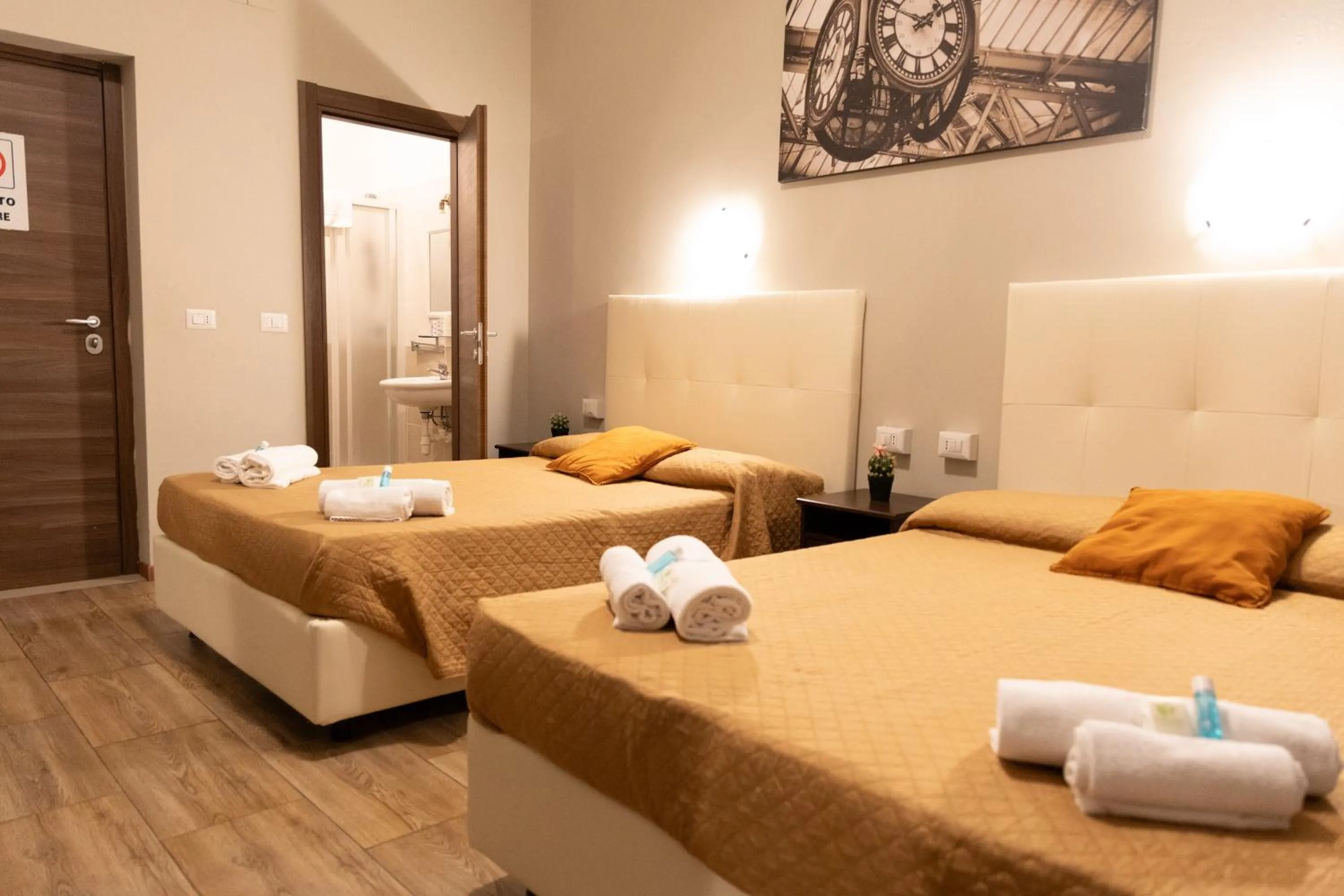 Bedroom, Bed in Golden Milano Hotel