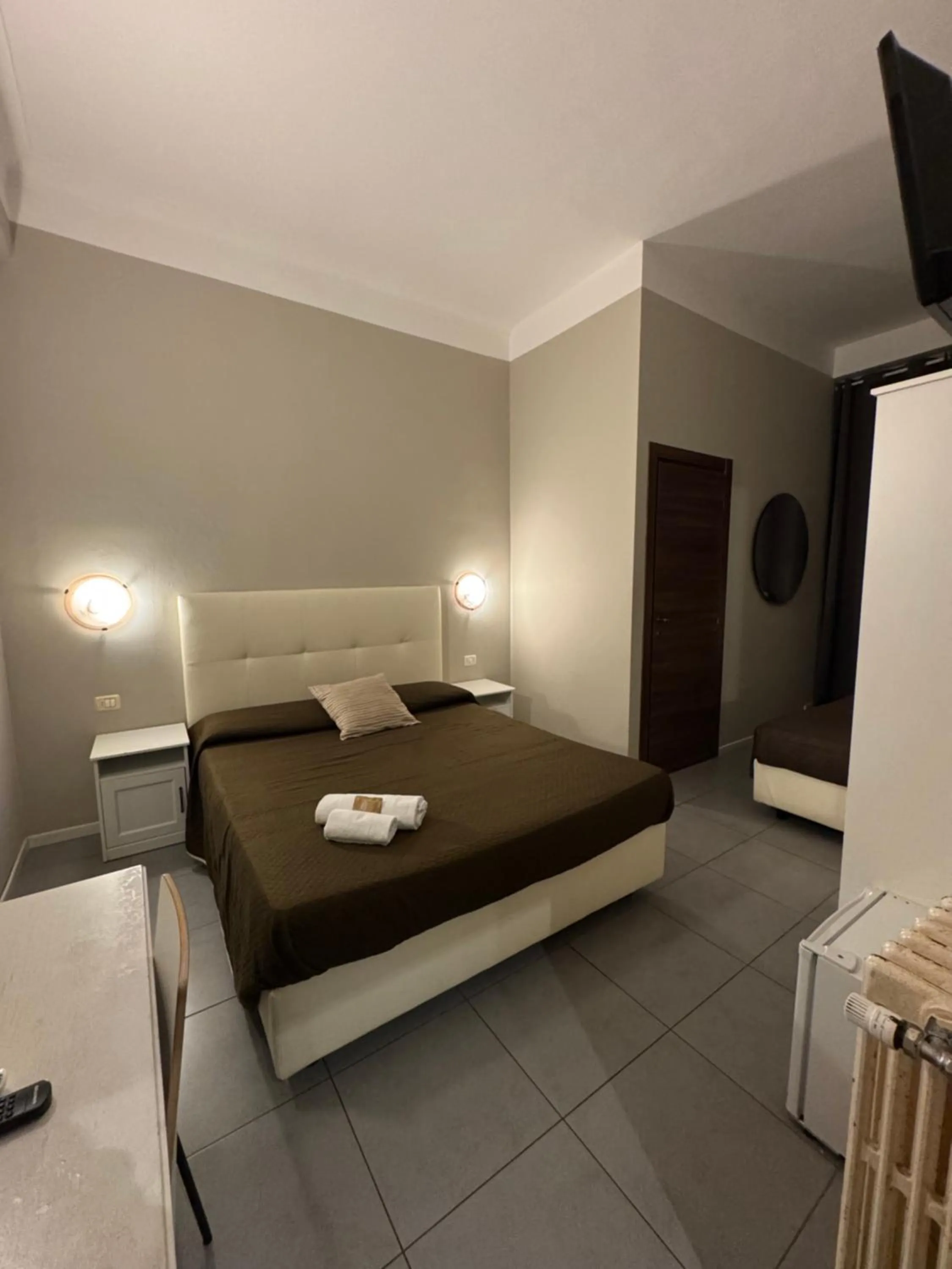 Bedroom, Bed in Golden Milano Hotel