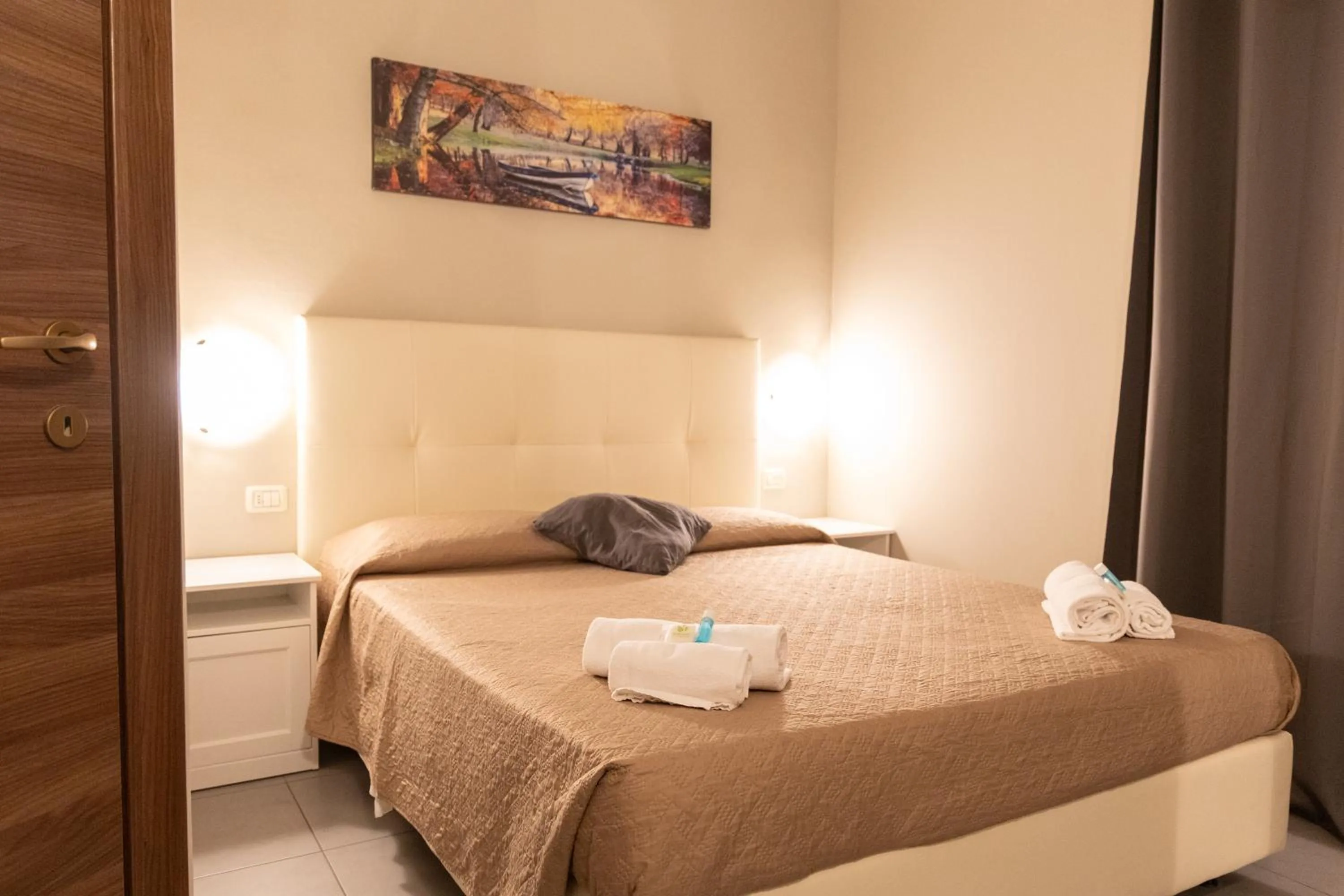 Bedroom, Bed in Golden Milano Hotel