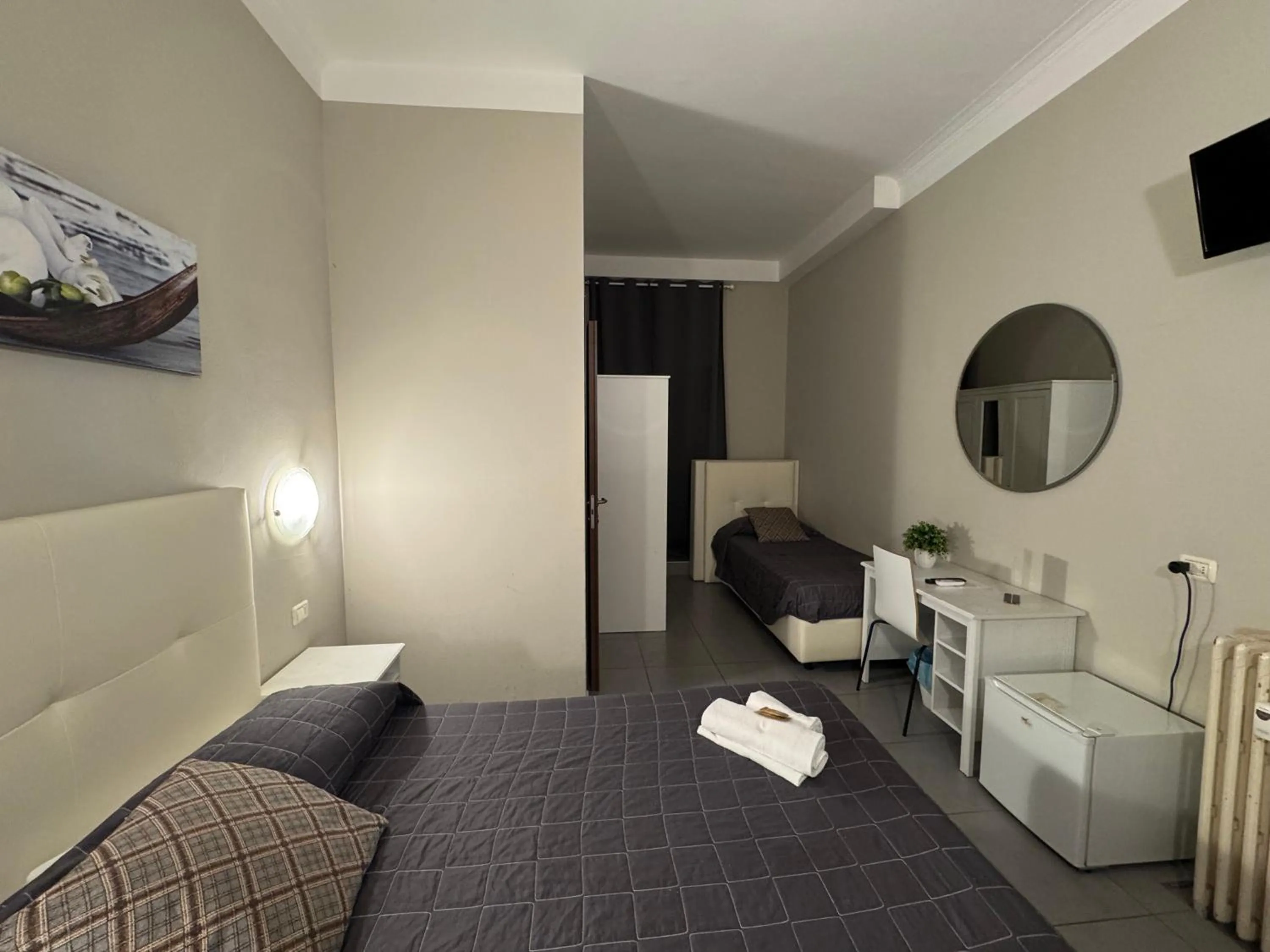 Bedroom, Bed in Golden Milano Hotel