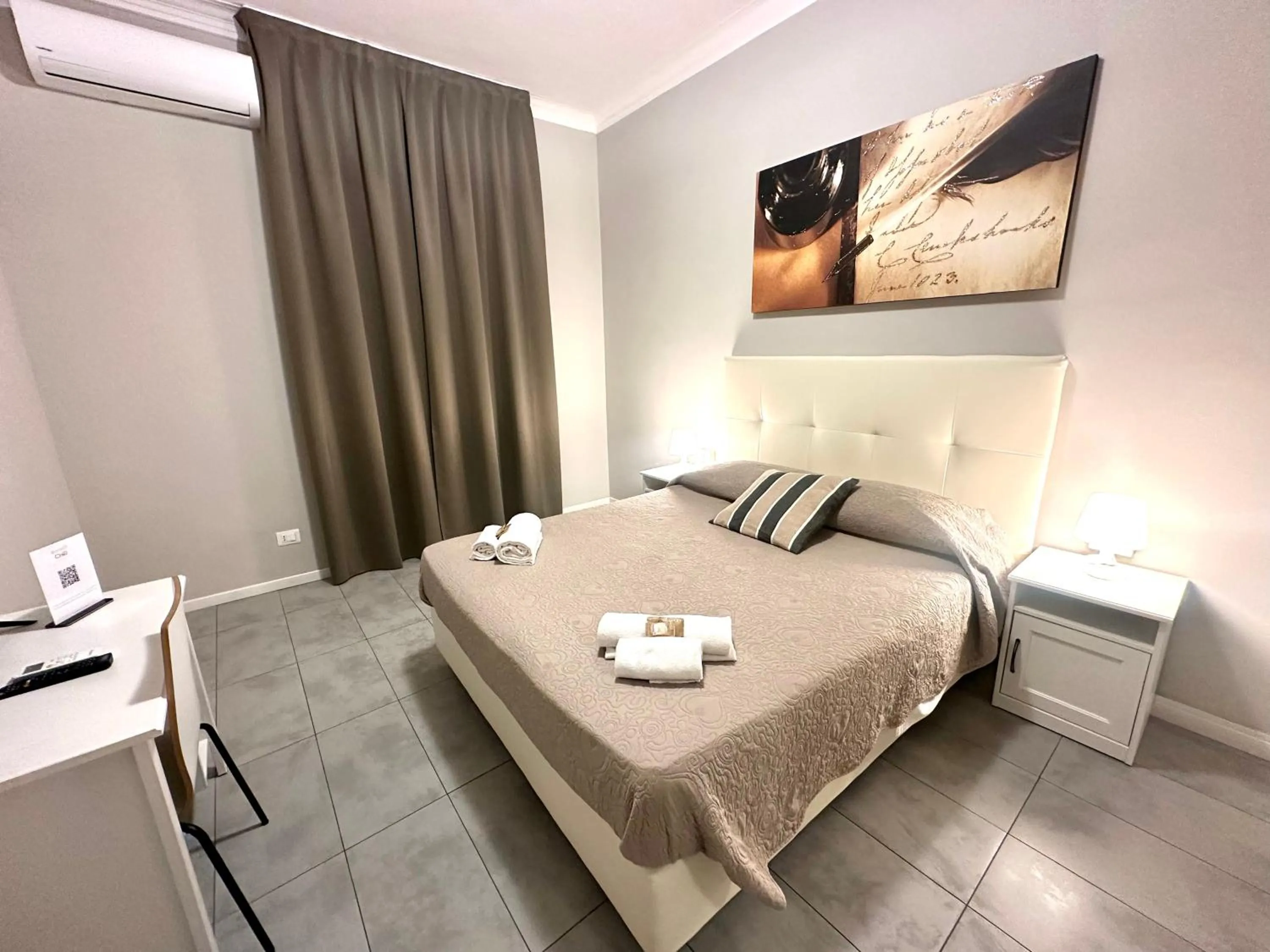 Bed in Golden Milano Hotel