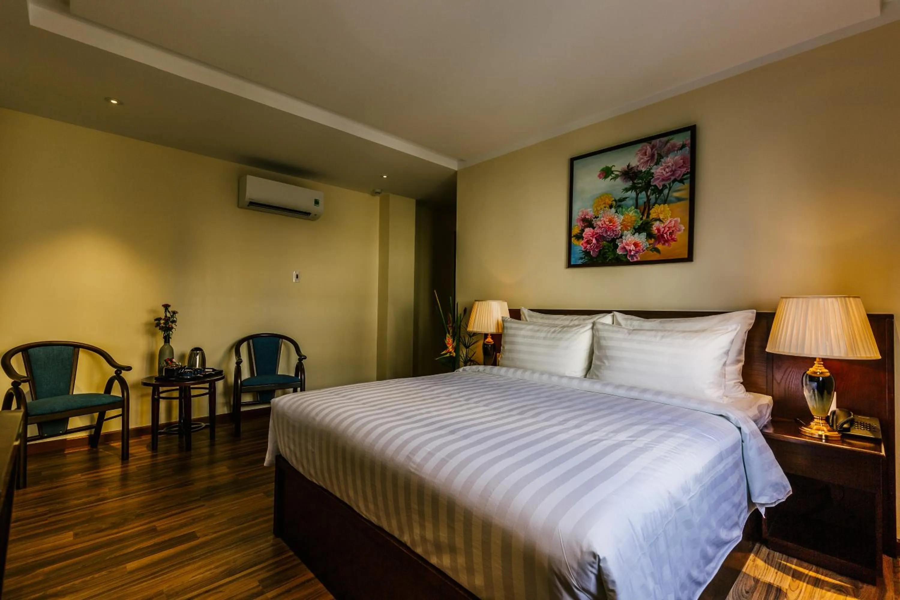 Bed in Roseland Sweet Hotel