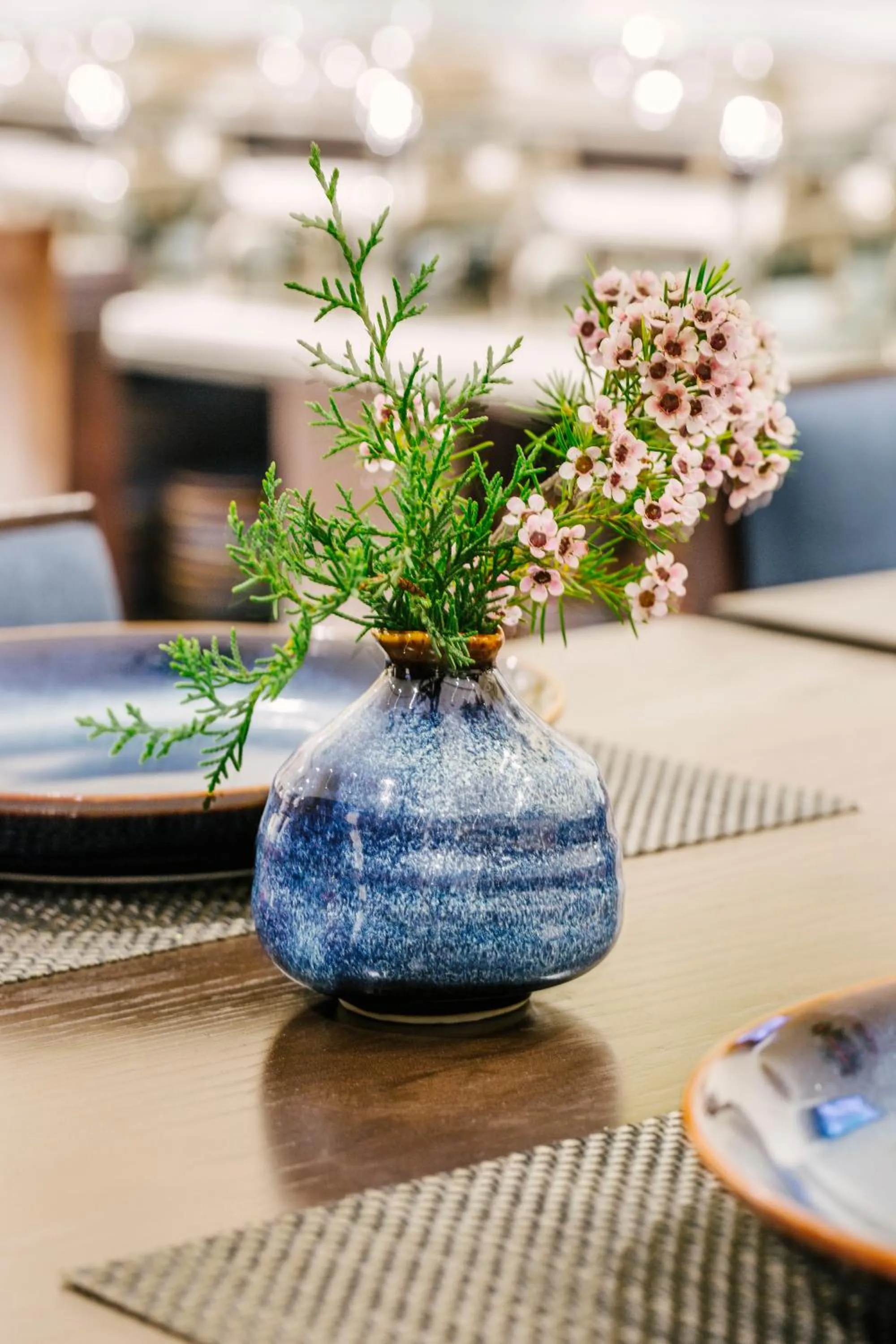 Restaurant/places to eat in Roseland Sweet Hotel