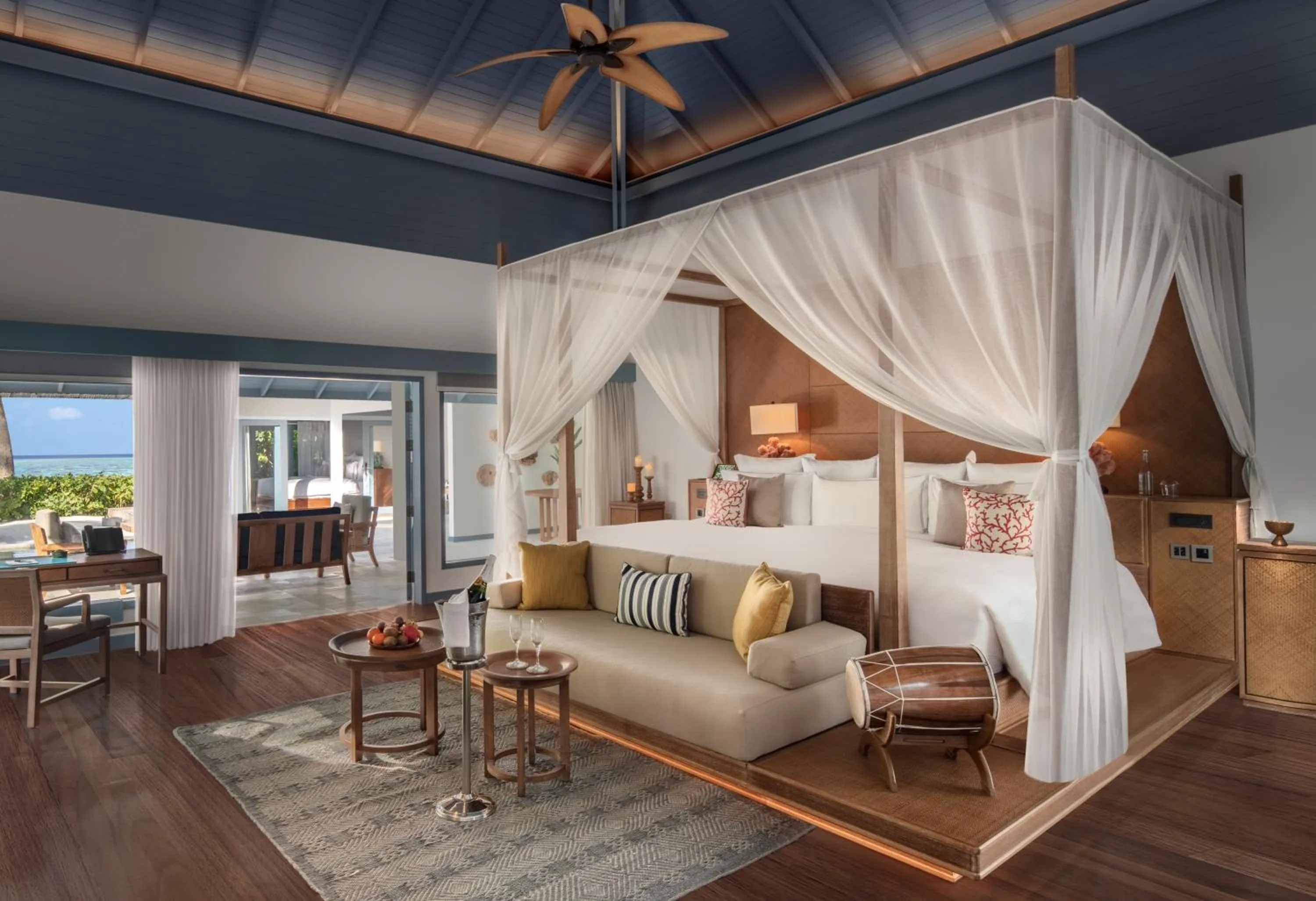 Photo of the whole room, Bed in Raffles Maldives Meradhoo