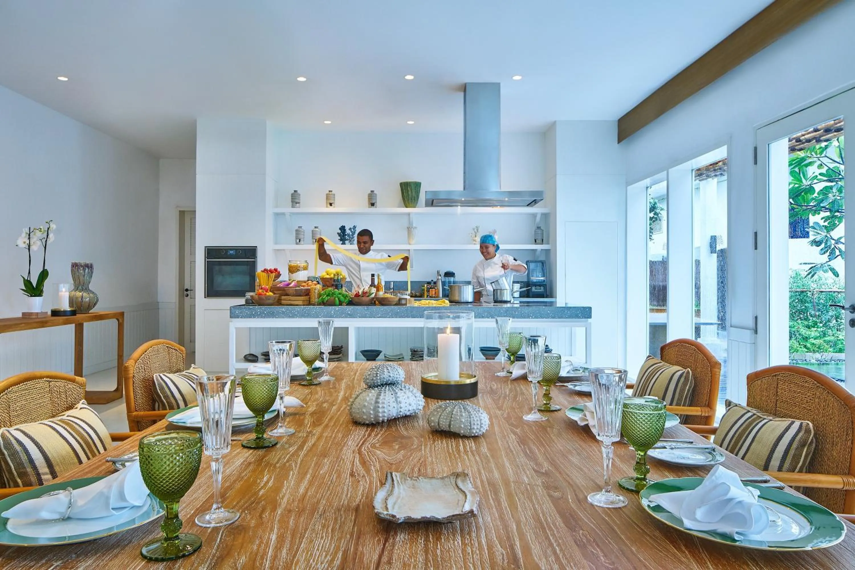 Restaurant/places to eat in Raffles Maldives Meradhoo