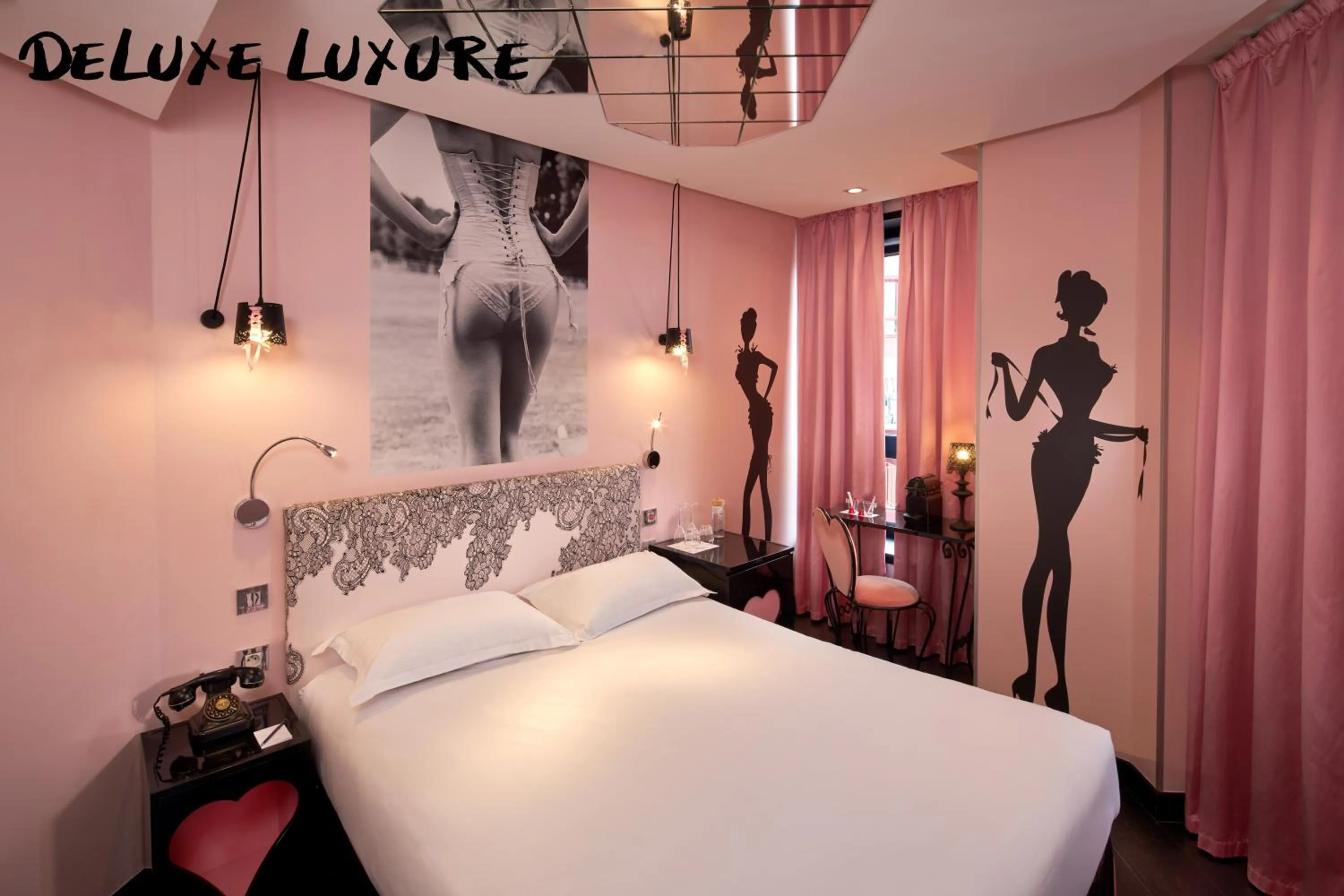 Bed in Hôtel Vice Versa