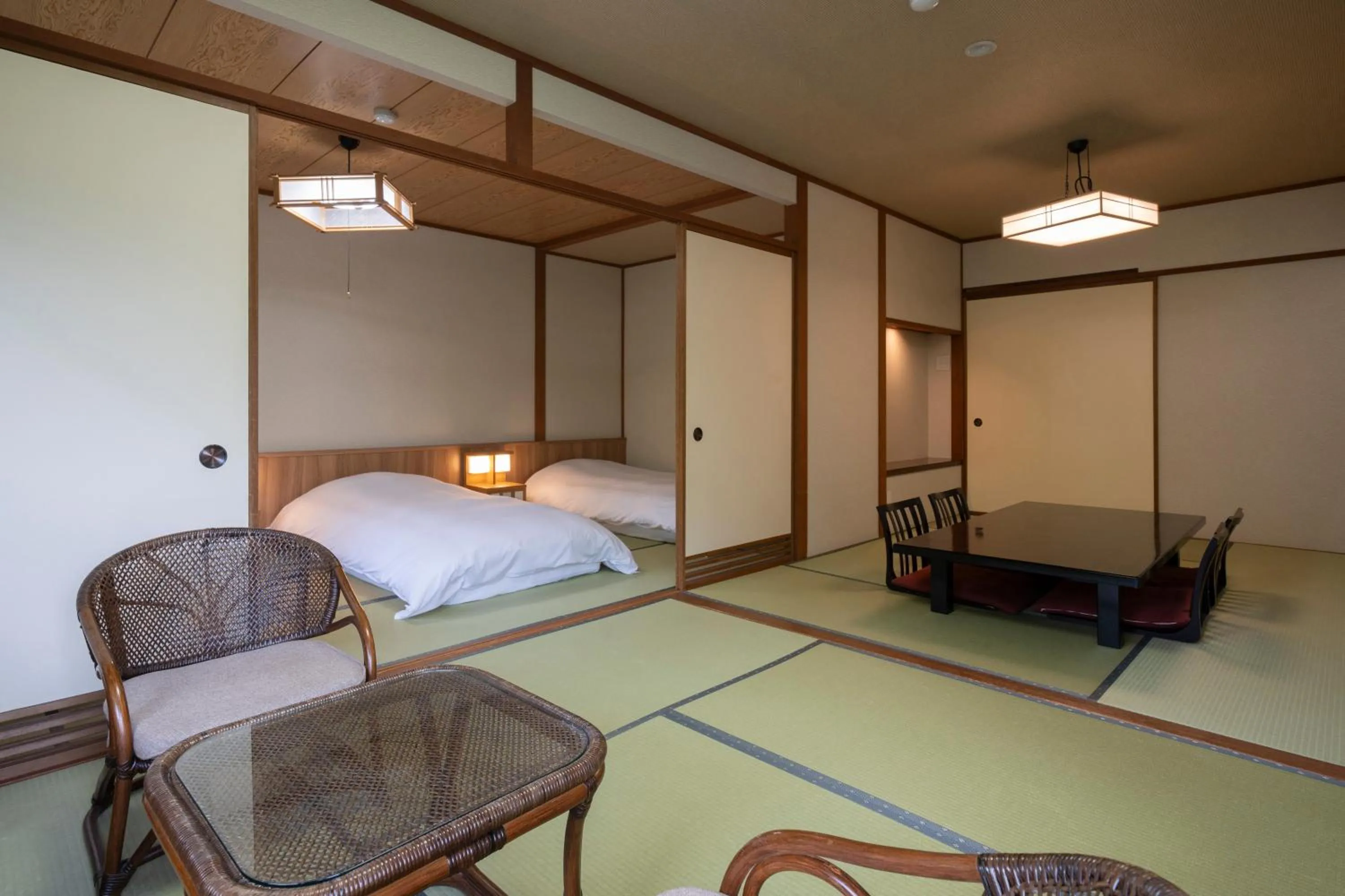 Photo of the whole room, Bed in Hirayukan