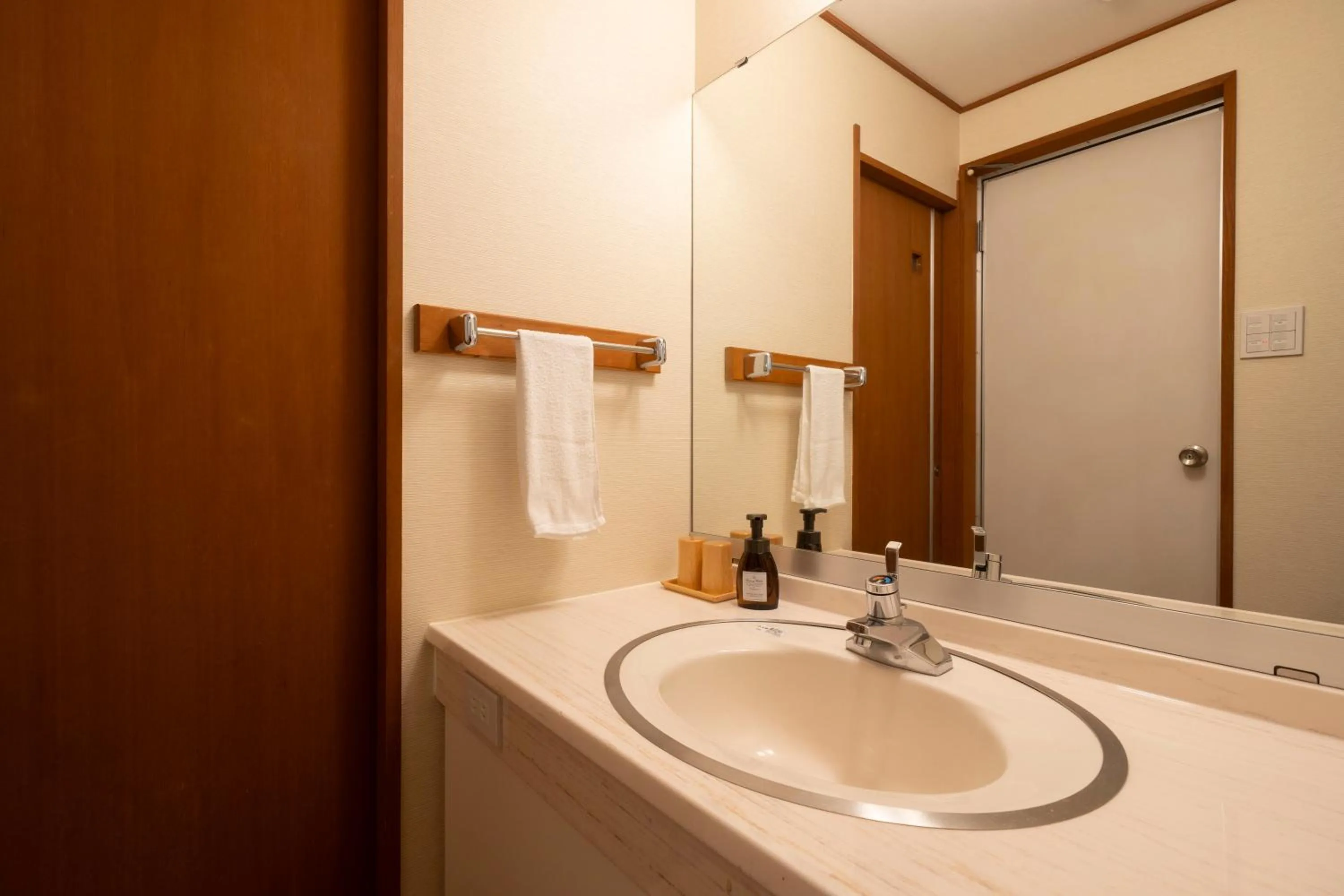 Photo of the whole room in Hirayukan