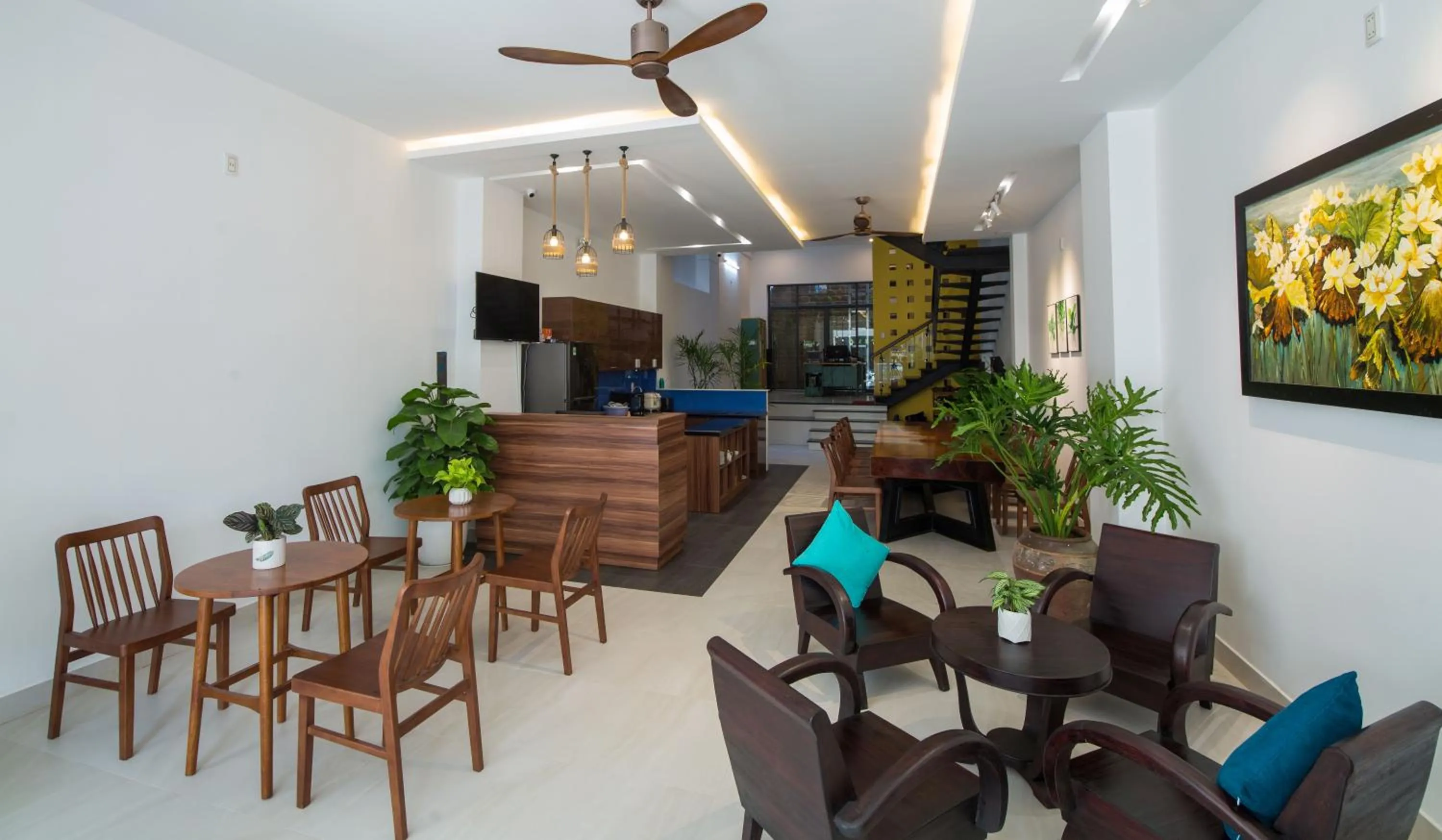 Restaurant/places to eat in La An Homestay