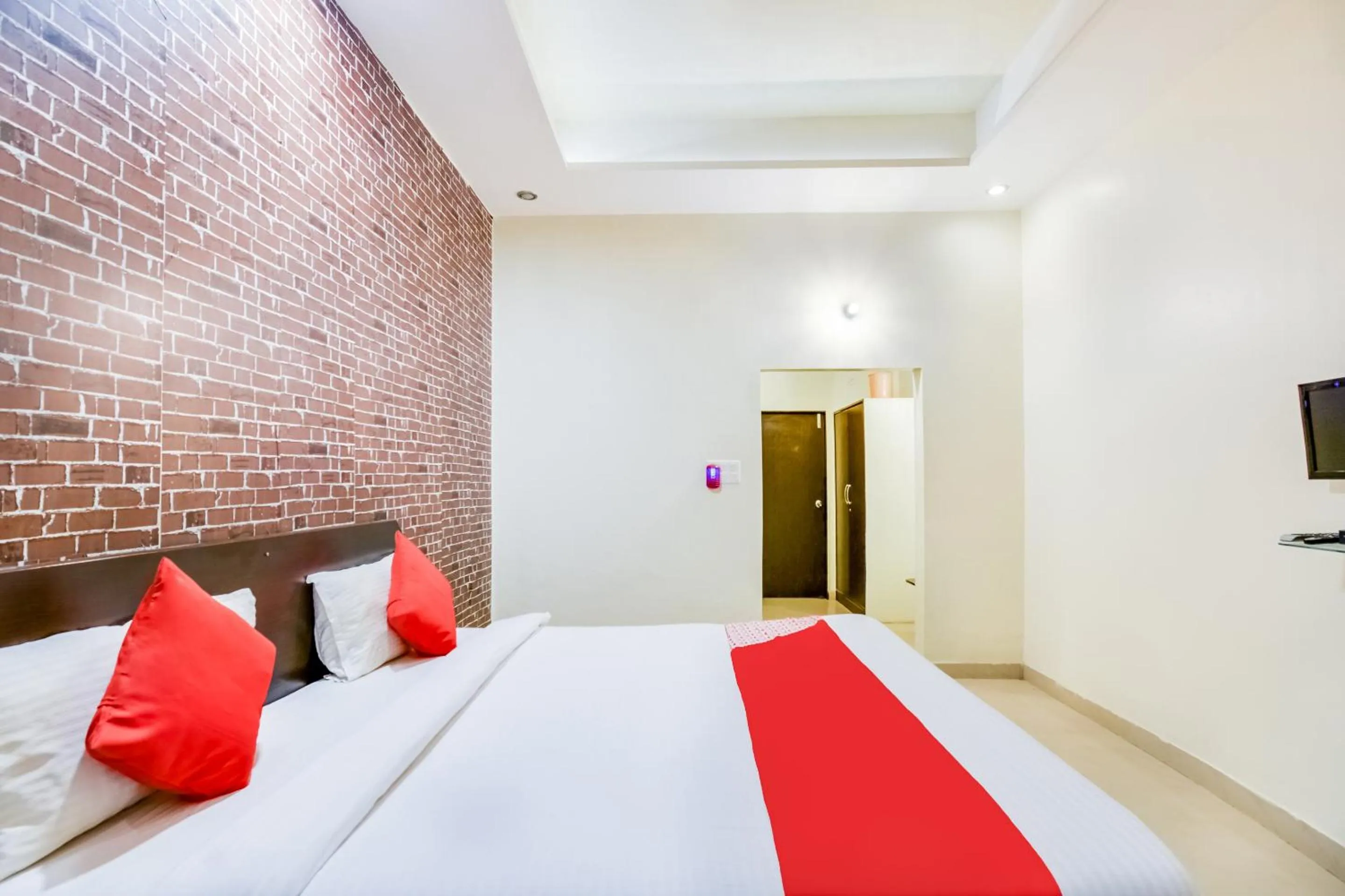 Bedroom in Hotel O The Thar Mid Way Hotel And Restaurant