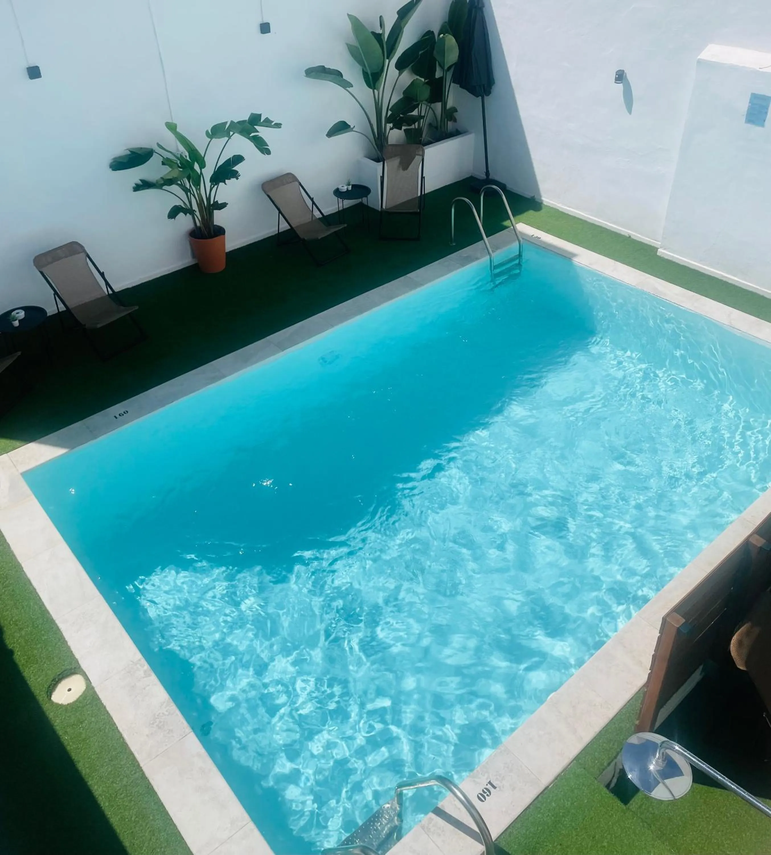 Swimming pool in La Casa de Carmen