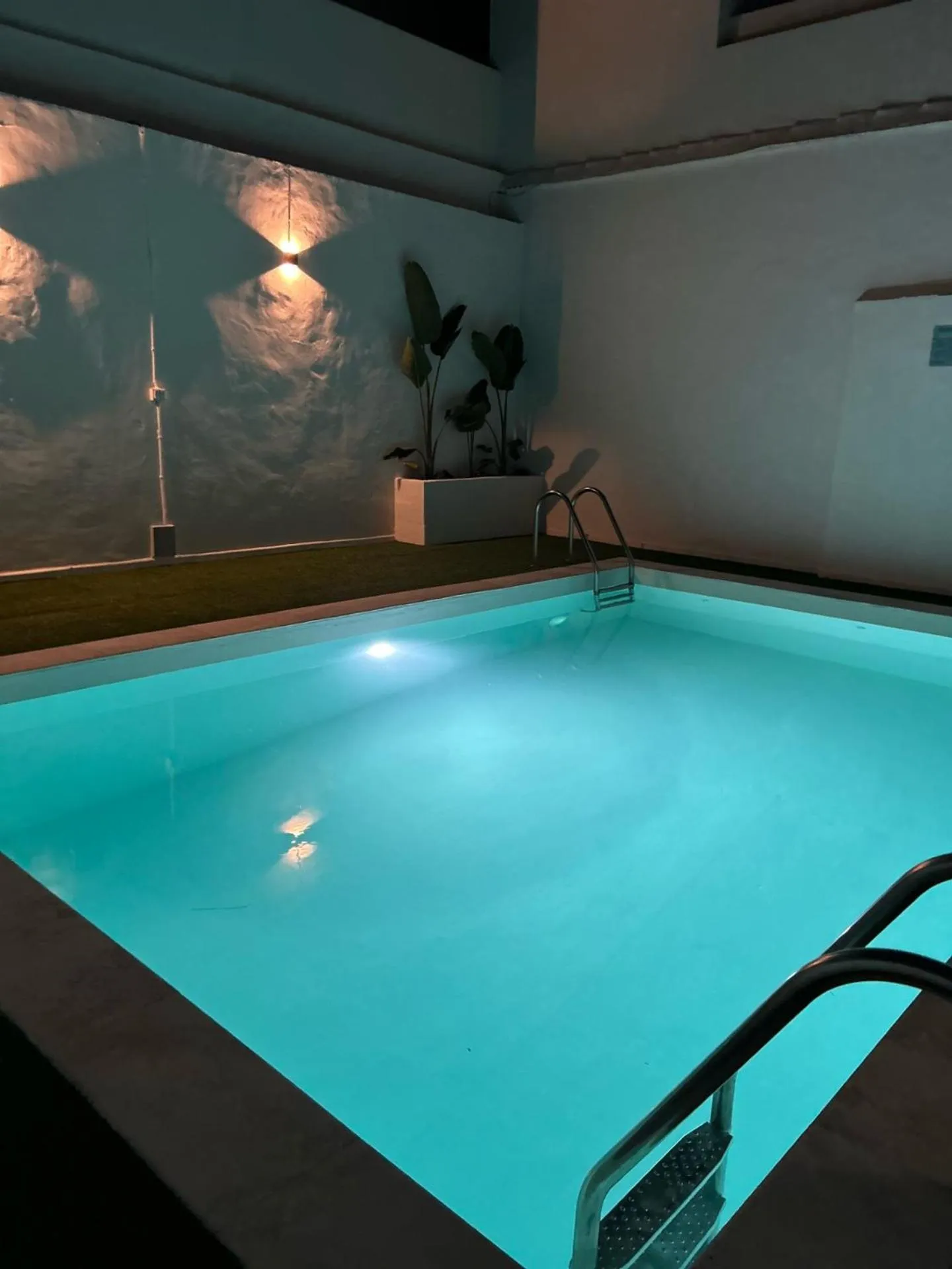 Swimming pool in La Casa de Carmen