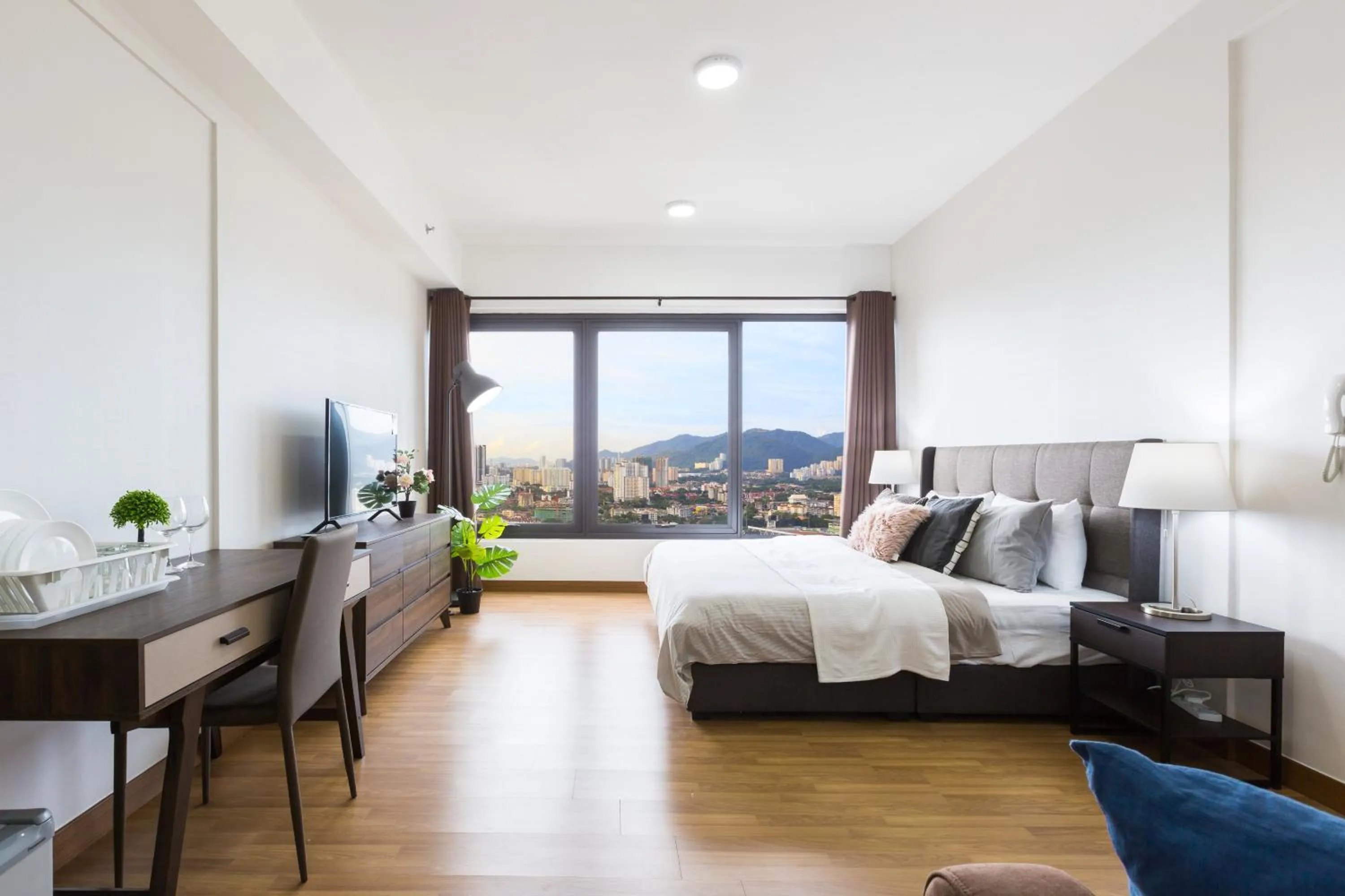 Bed in Tropicana 218 Macalister