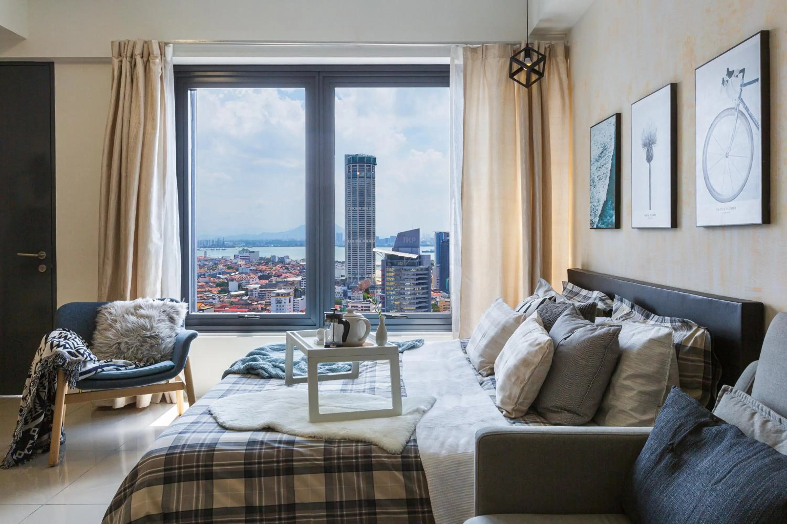 Tropicana 218 Macalister