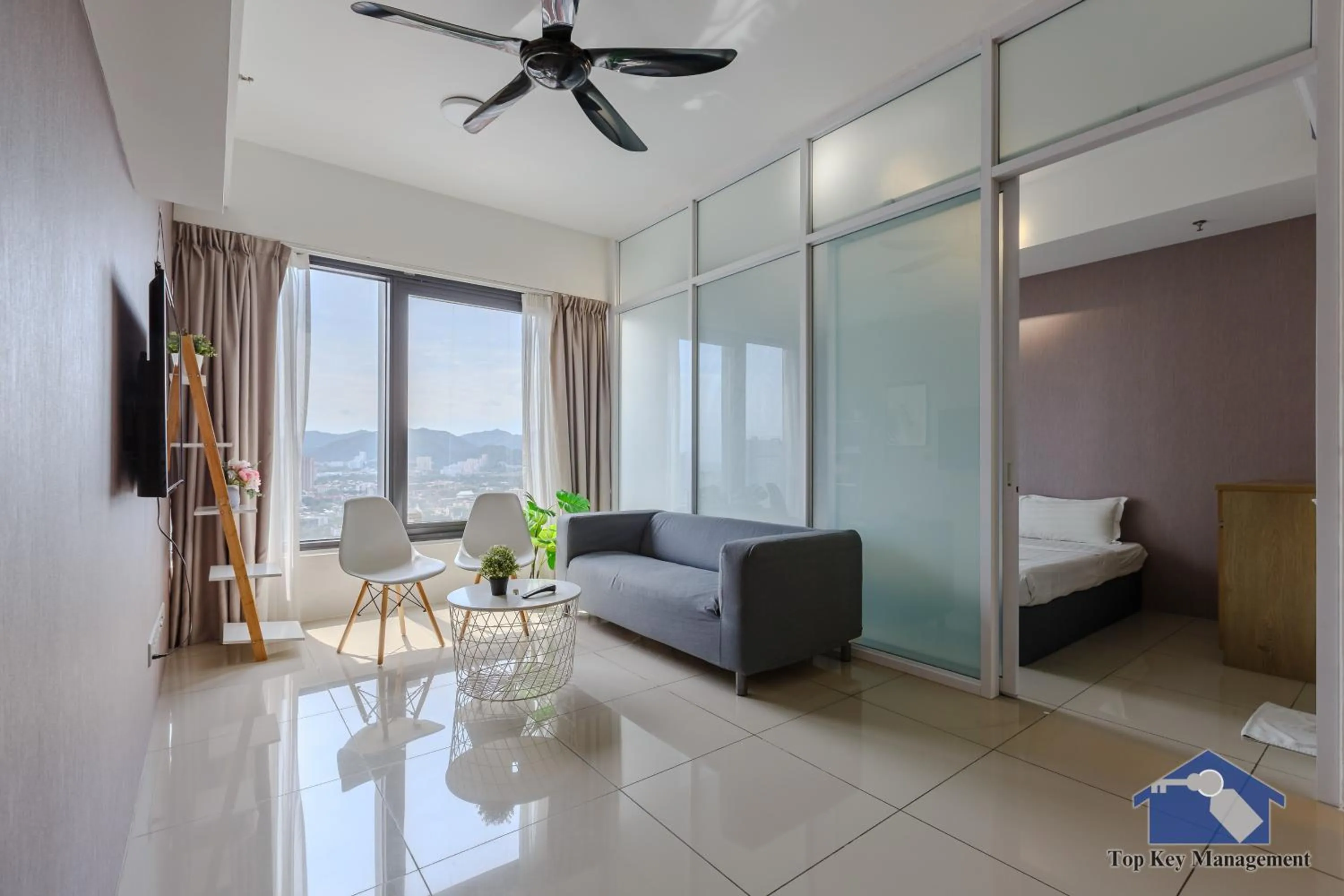 Bed in Tropicana 218 Macalister