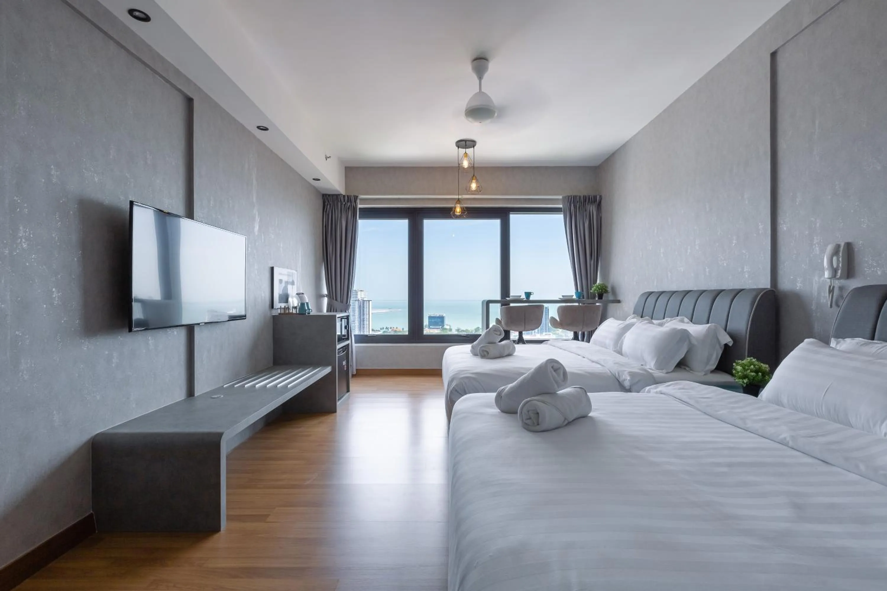 Bed in Tropicana 218 Macalister