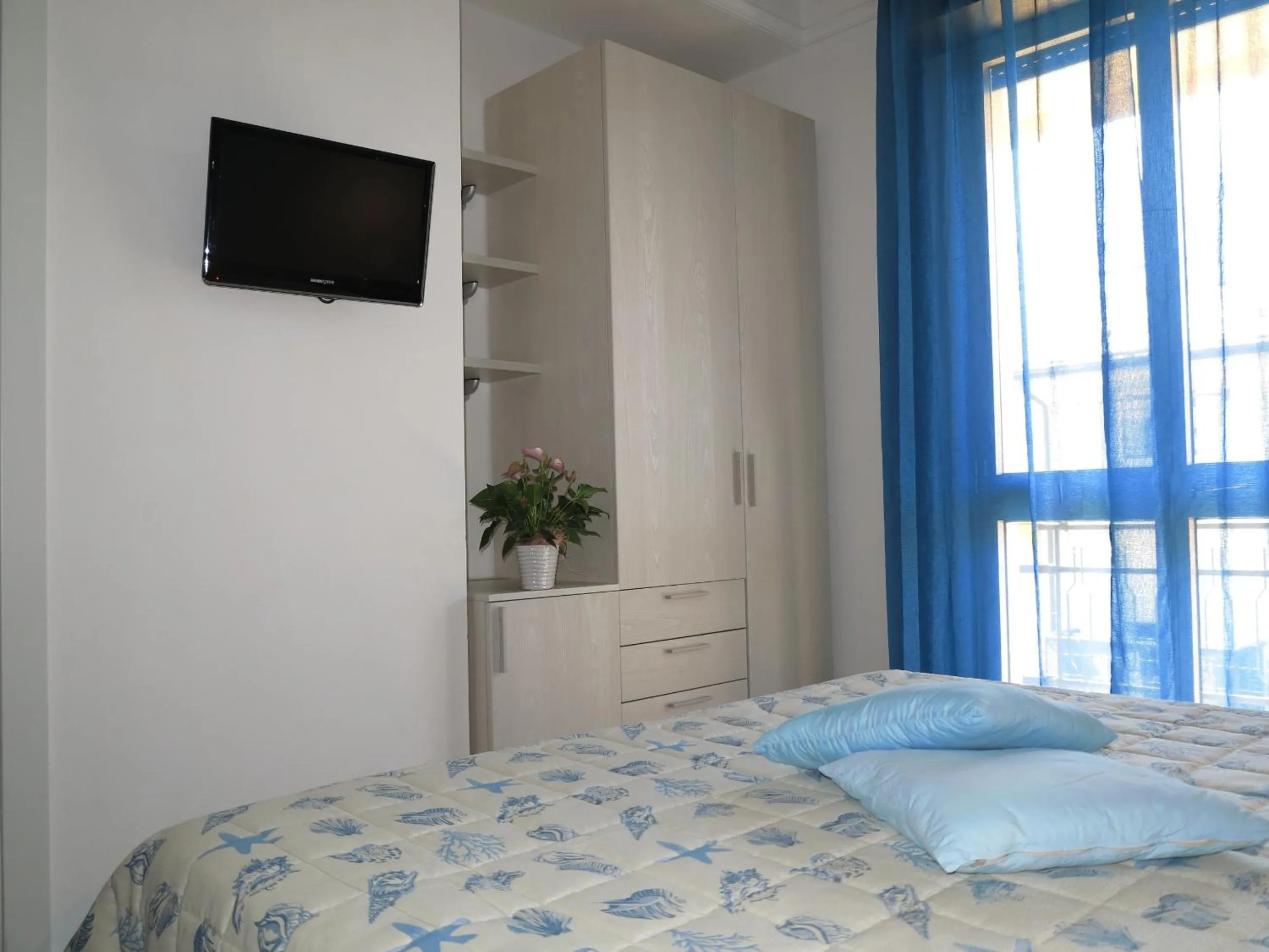 TV and multimedia, Bed in Hotel Letizia