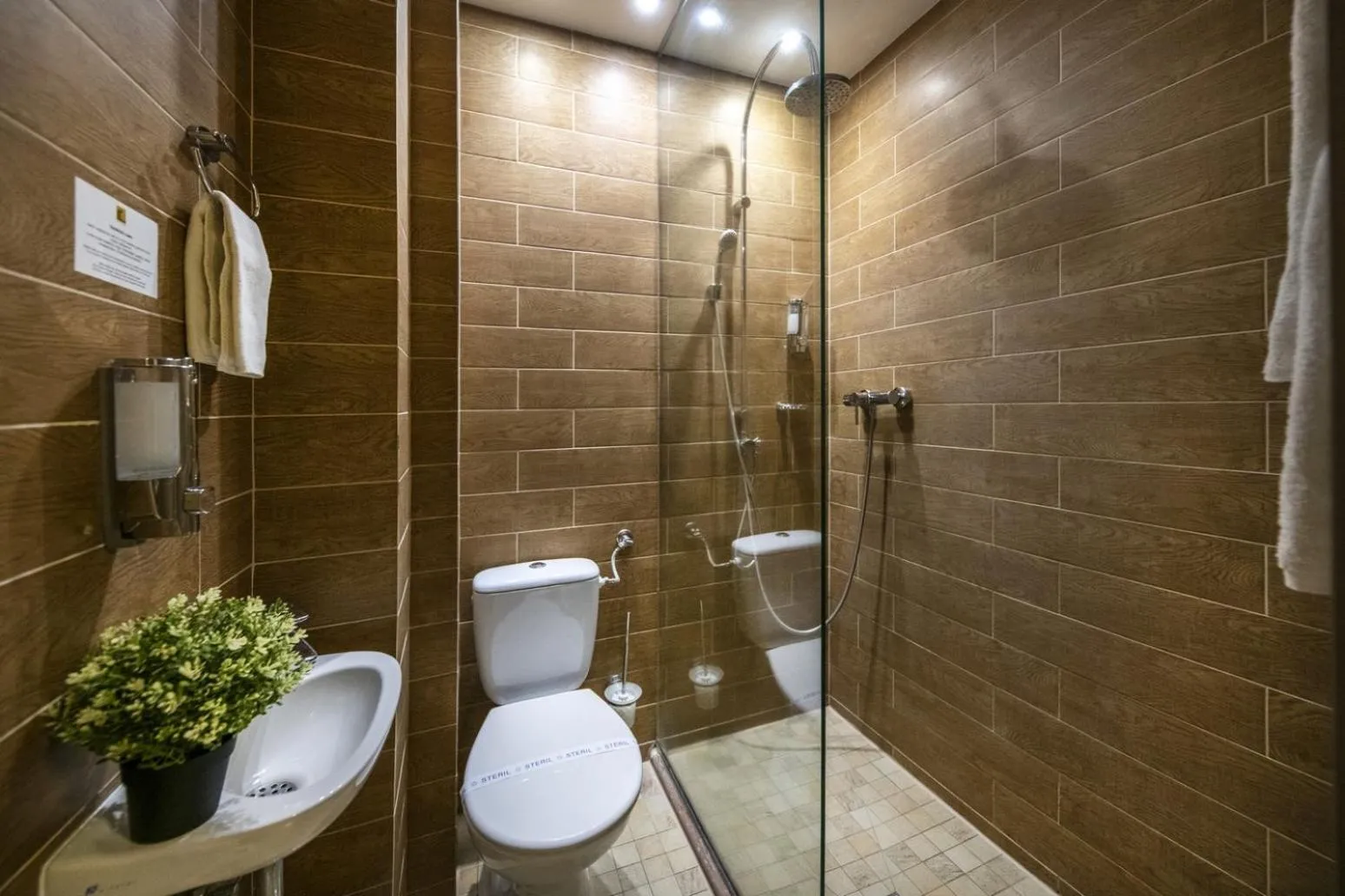 Bathroom in Oxigén Family Hotel Noszvaj