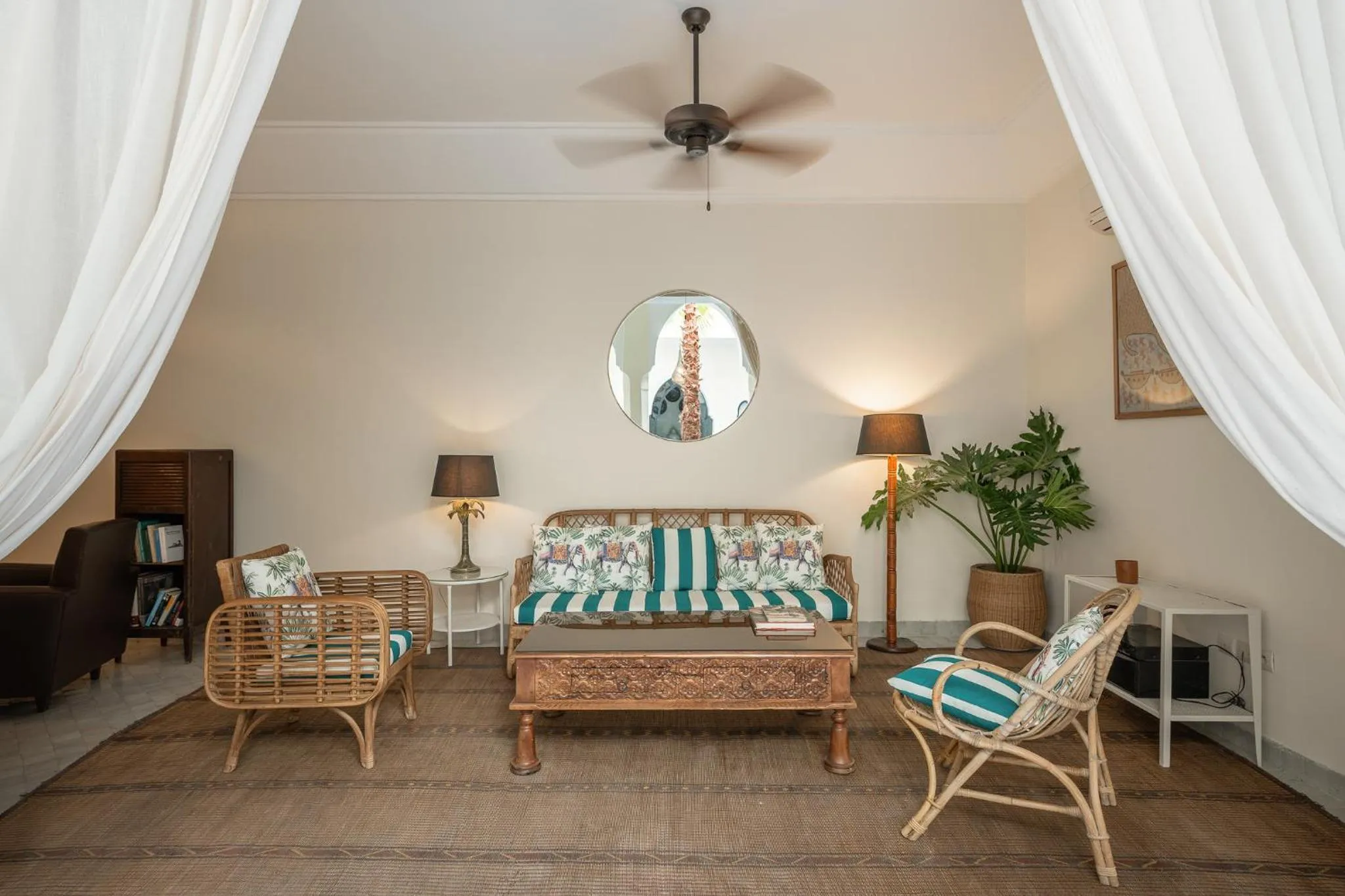 Communal lounge/ TV room, Bed in Riad D'ari