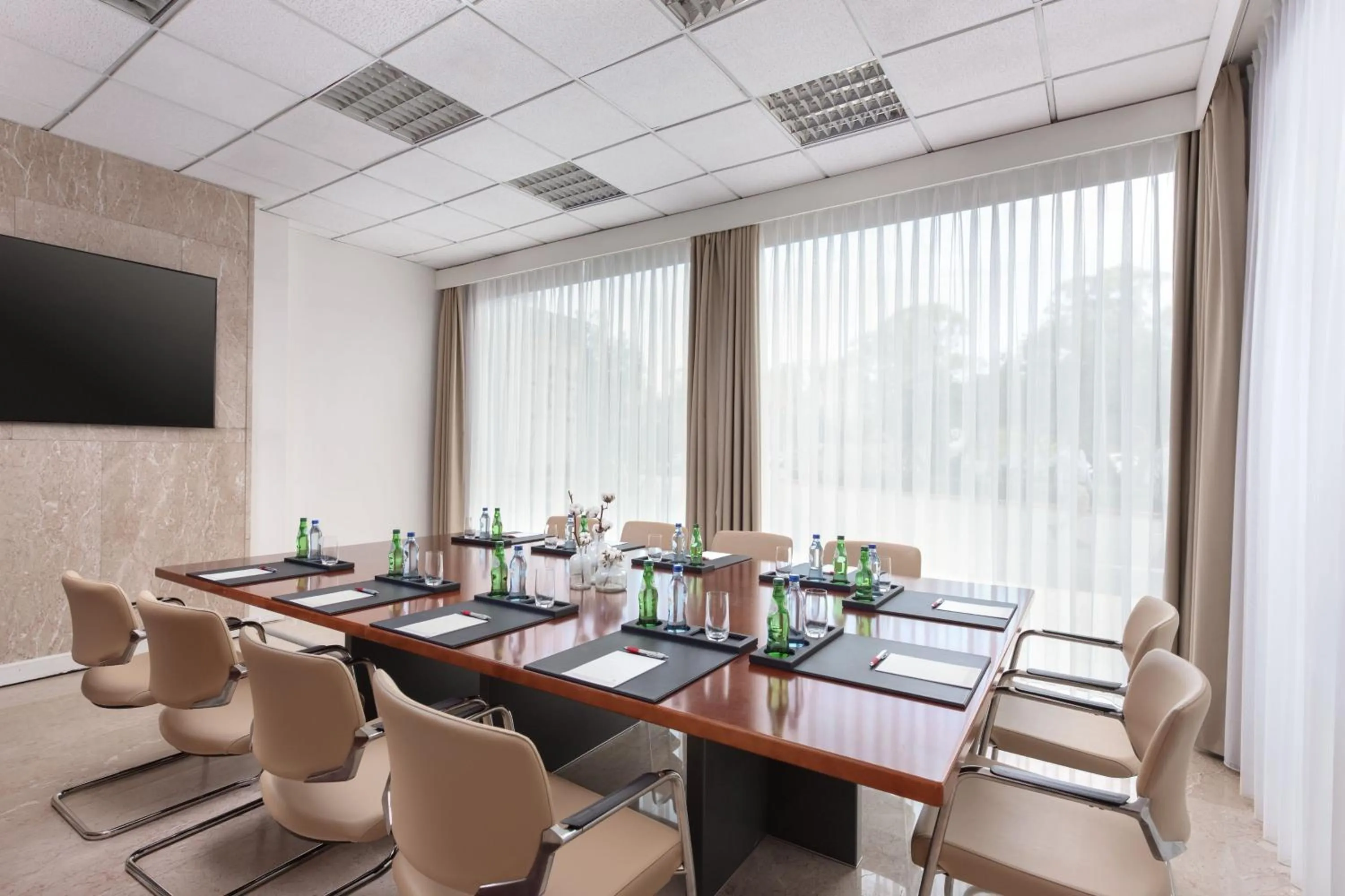 Meeting/conference room in Lisbon Marriott Hotel