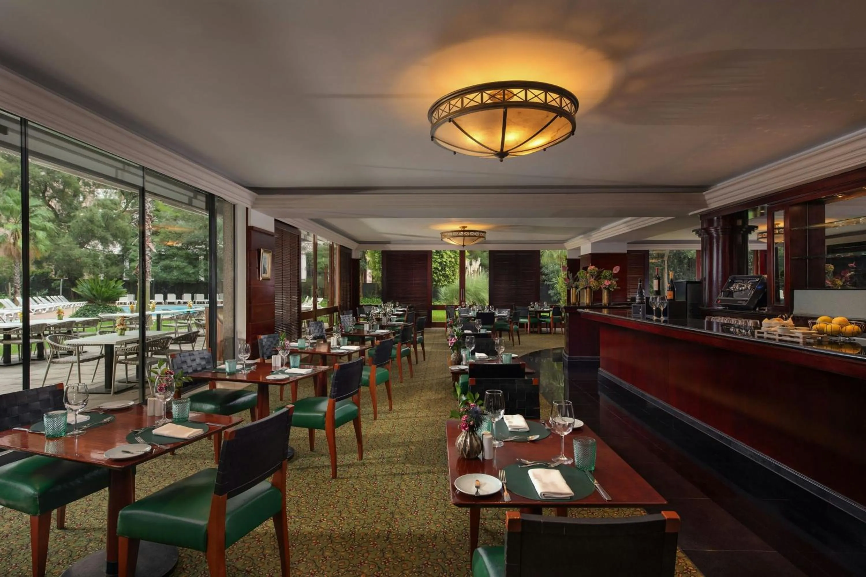 Restaurant/places to eat in Lisbon Marriott Hotel