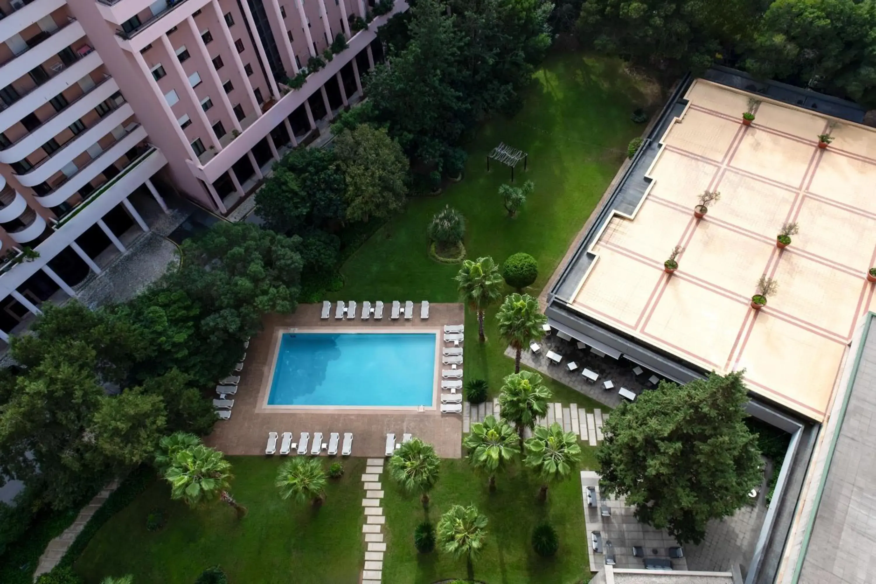 Executive Suite, Club lounge access, 1 Bedroom Executive Suite, 1 King, Balcony in Lisbon Marriott Hotel Executive Suite, Club lounge access, 1 Bedroom Executive Suite, 1 King, Balcony in Lisbon Marriott Hotel