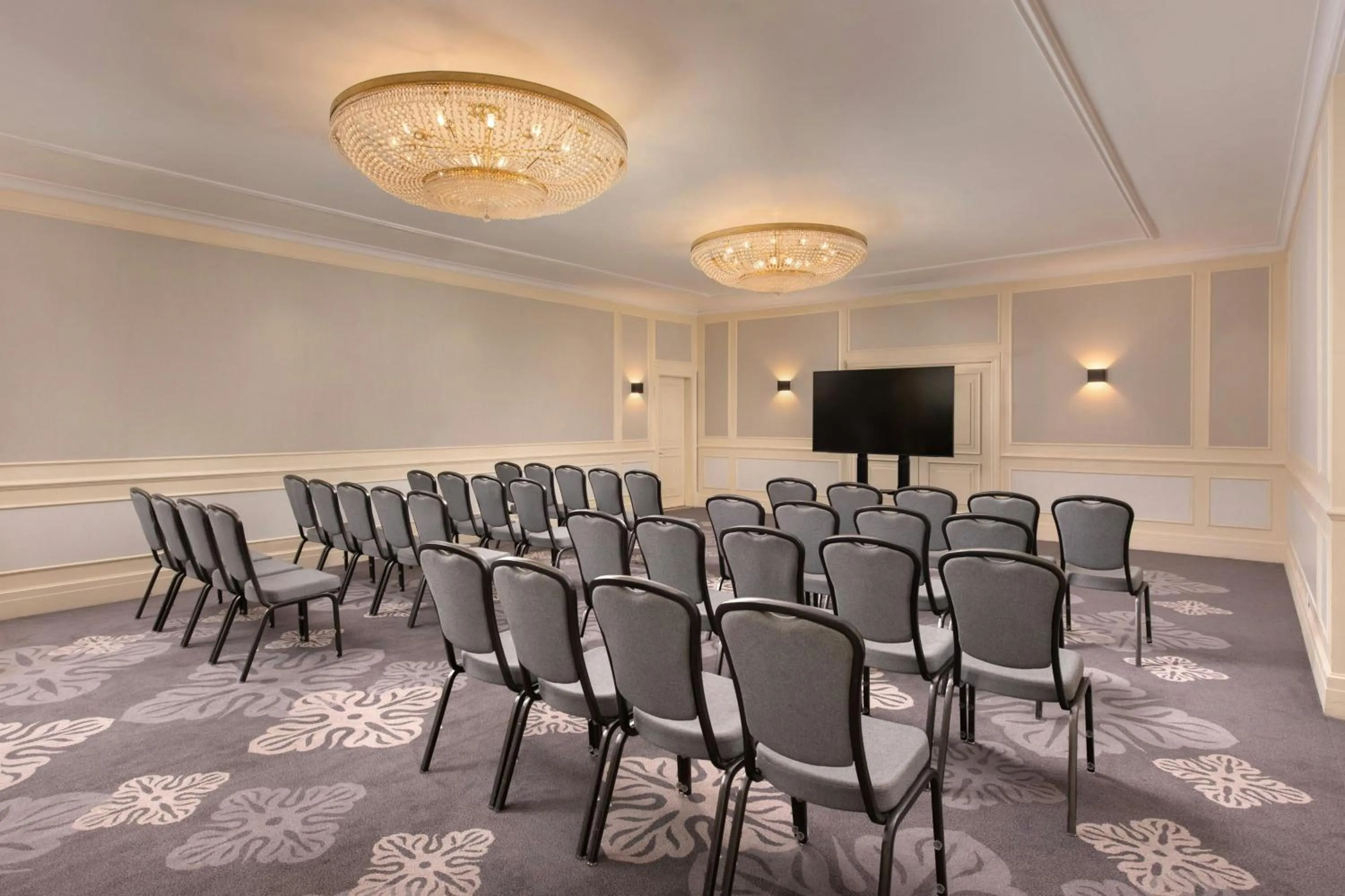 Meeting/conference room in Lisbon Marriott Hotel