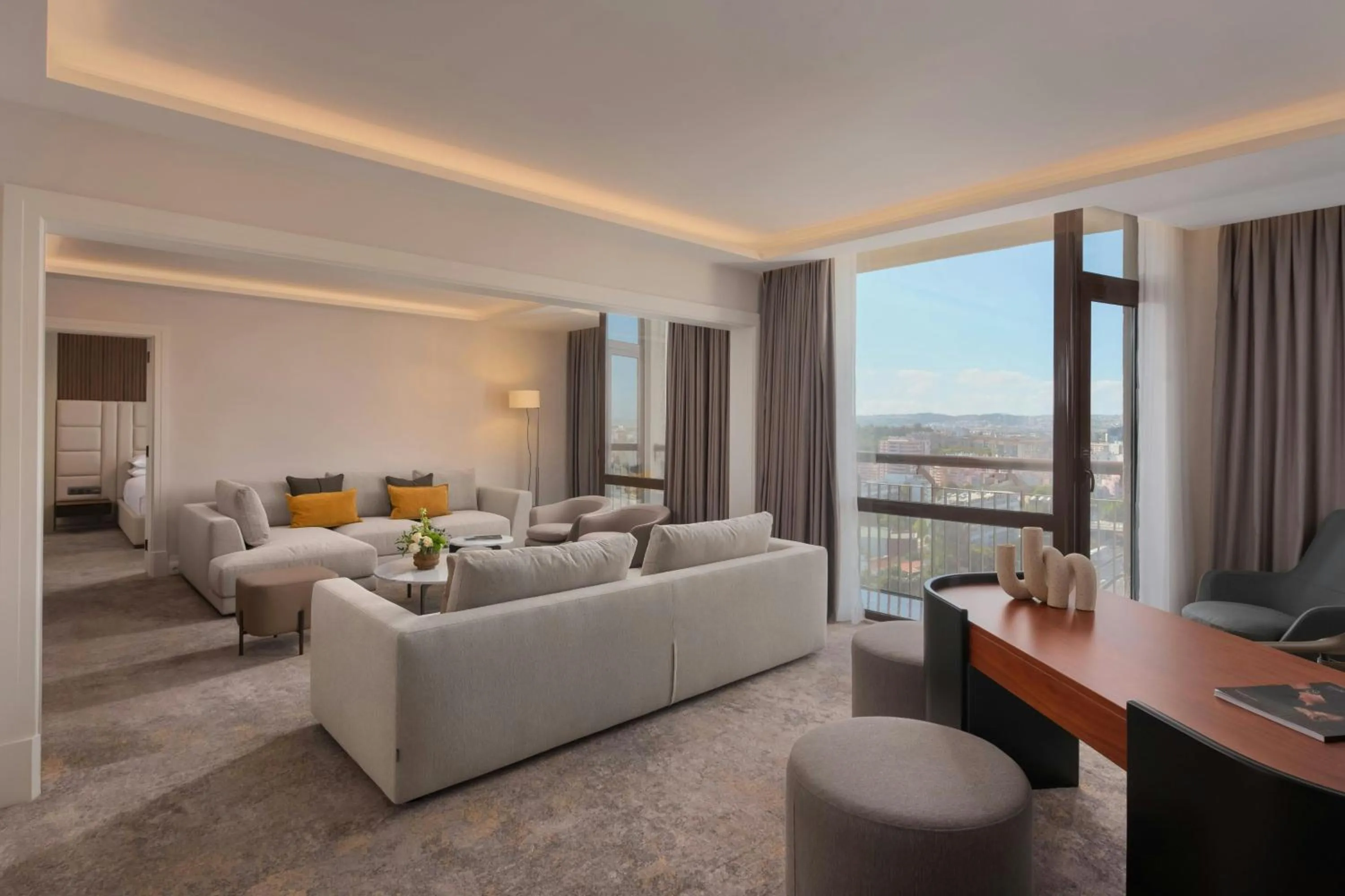 Living room in Lisbon Marriott Hotel