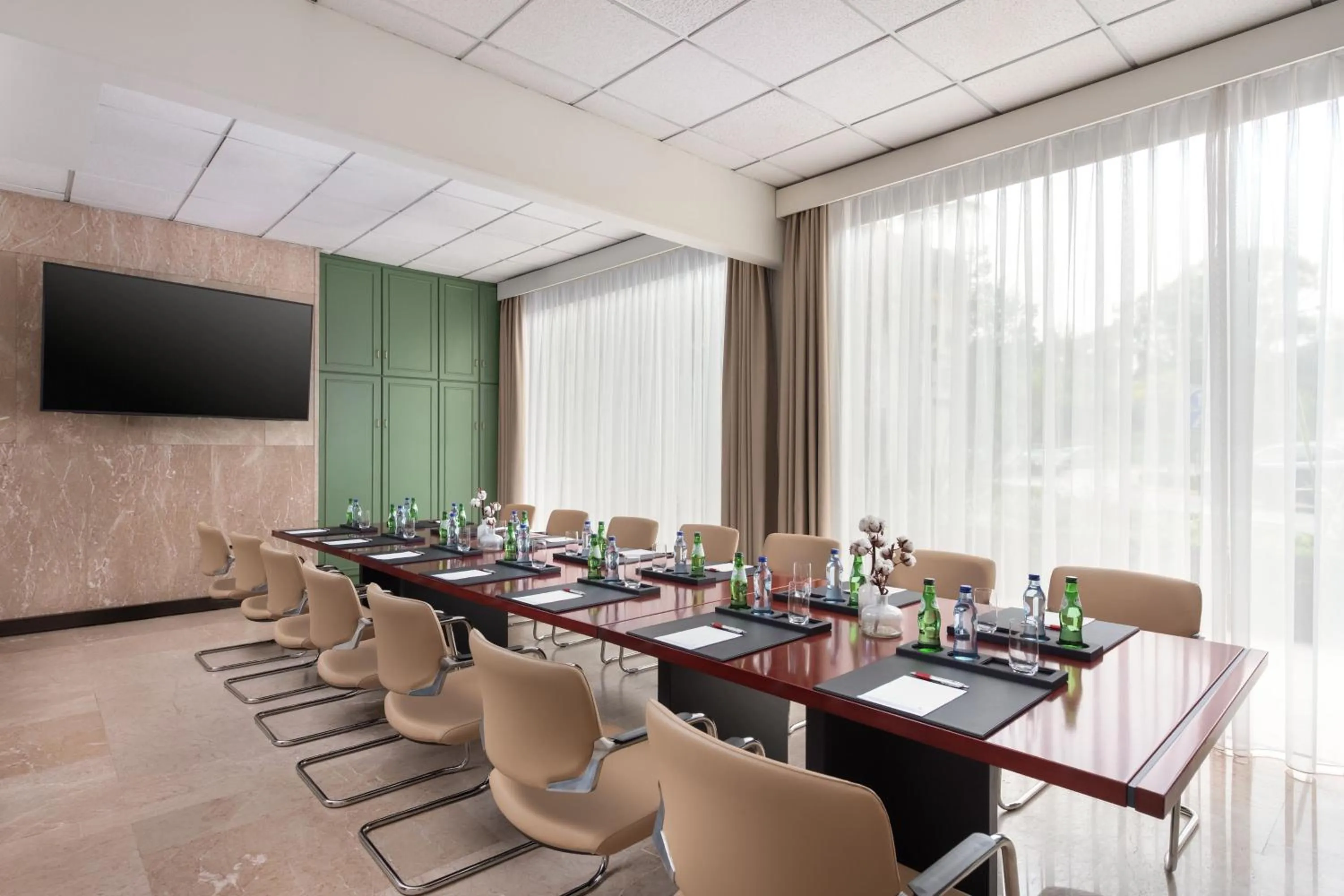 Meeting/conference room in Lisbon Marriott Hotel