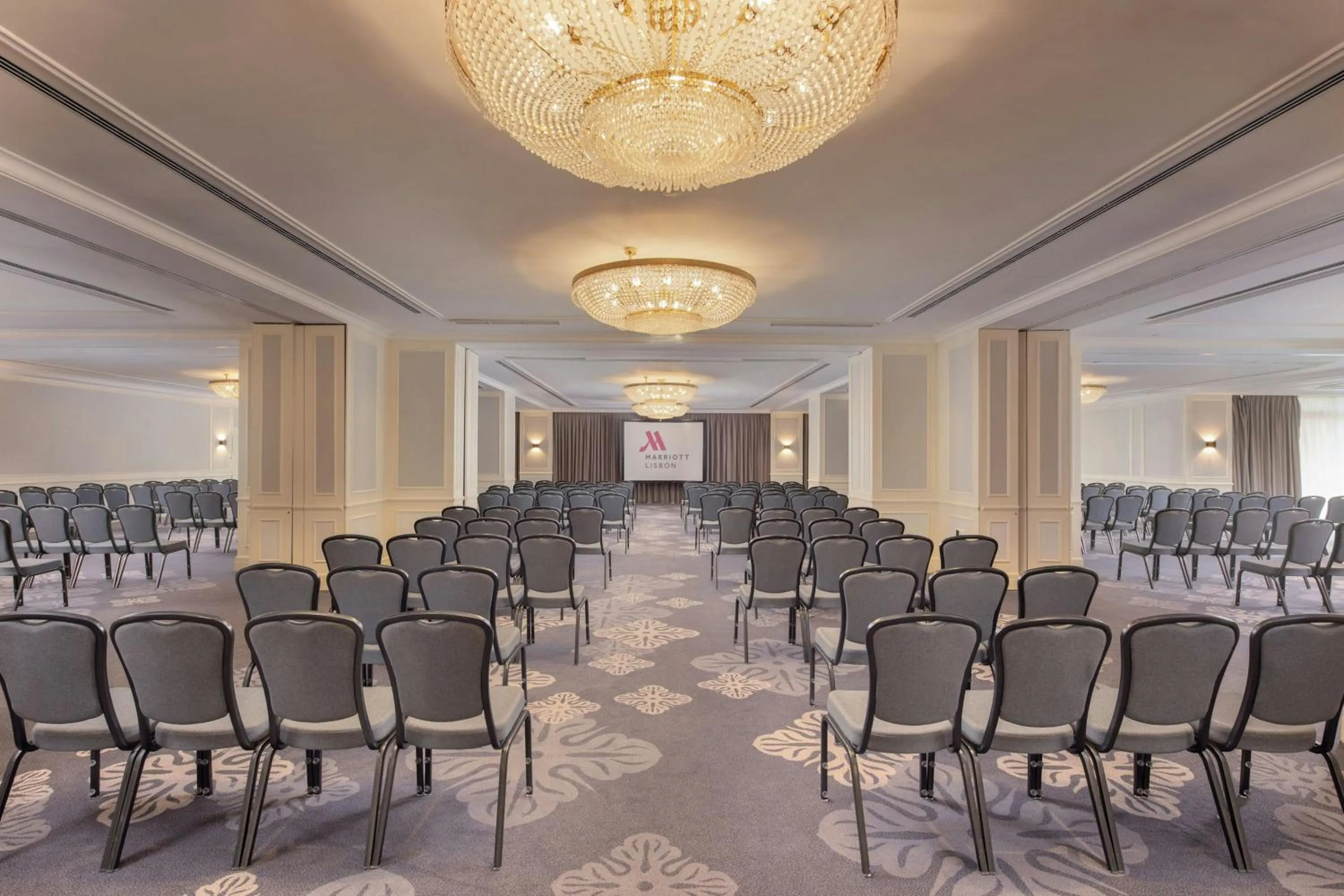 Entertainment in Lisbon Marriott Hotel