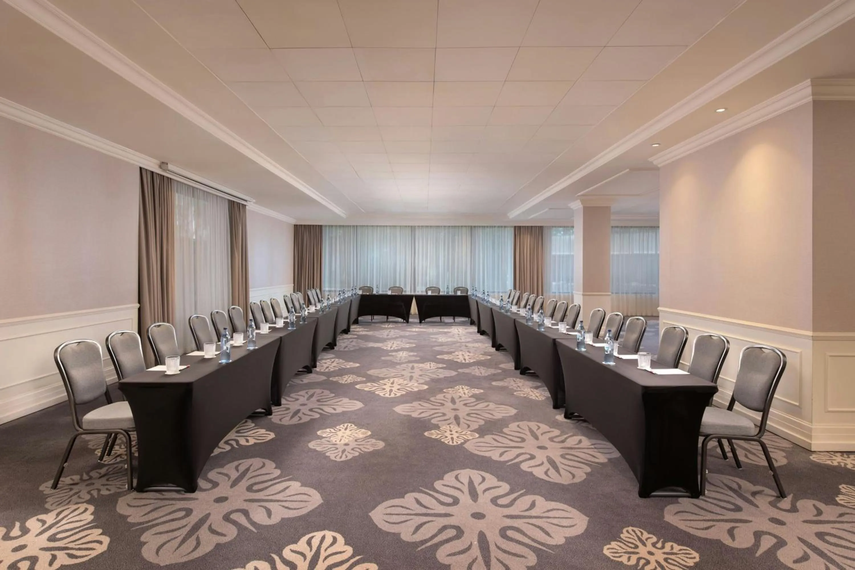 Meeting/conference room in Lisbon Marriott Hotel