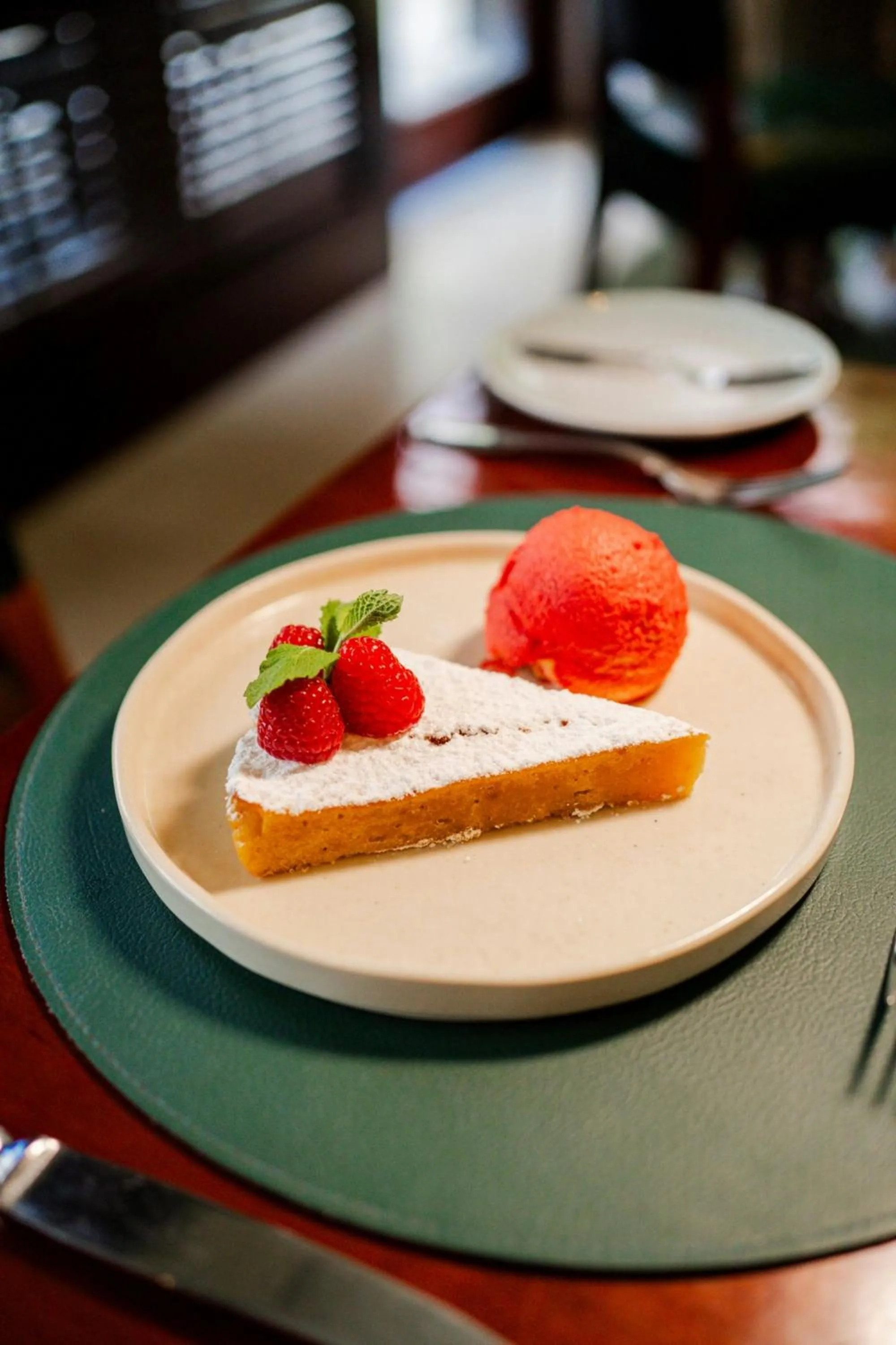 Restaurant/places to eat in Lisbon Marriott Hotel