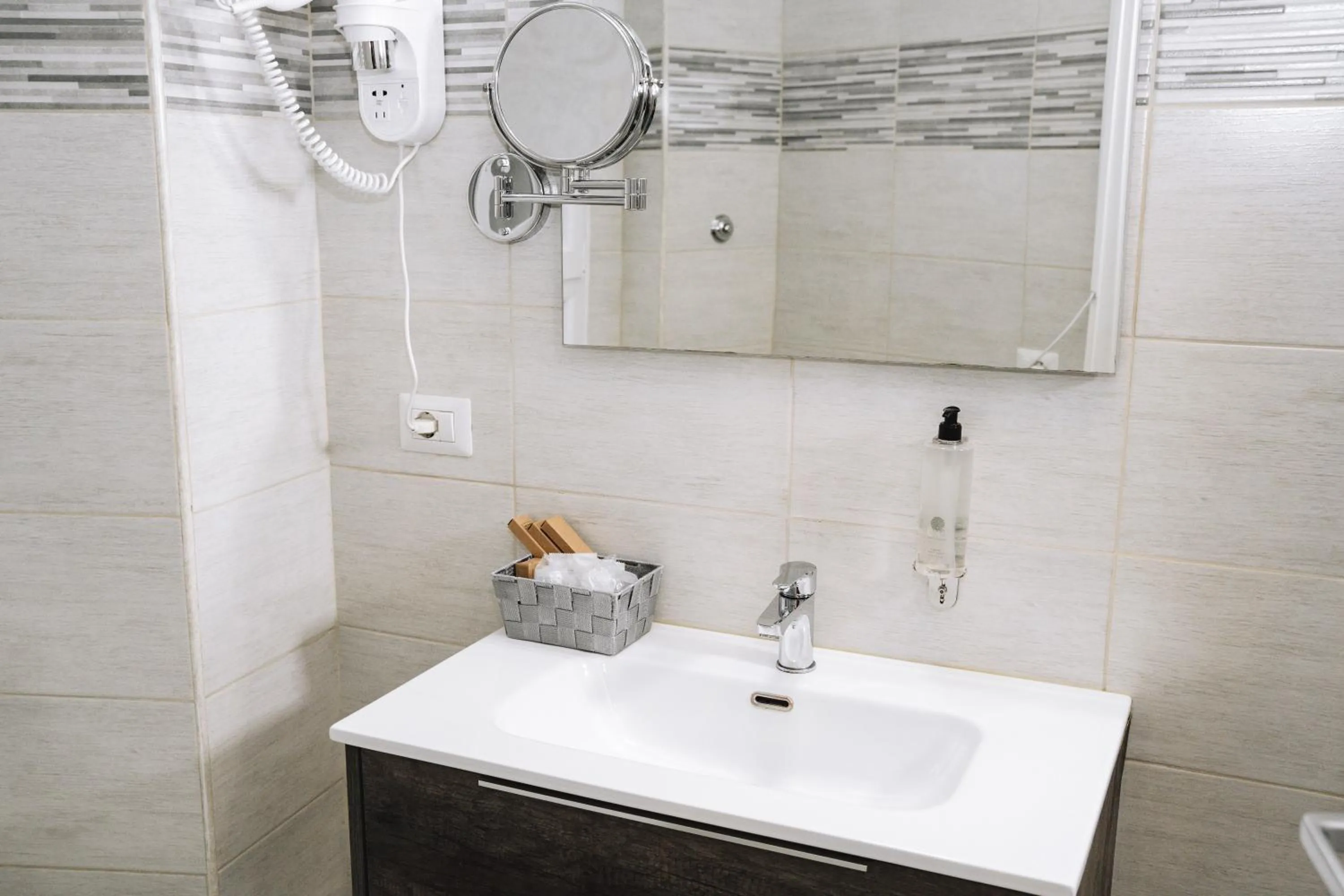 Bathroom in 47 Steps