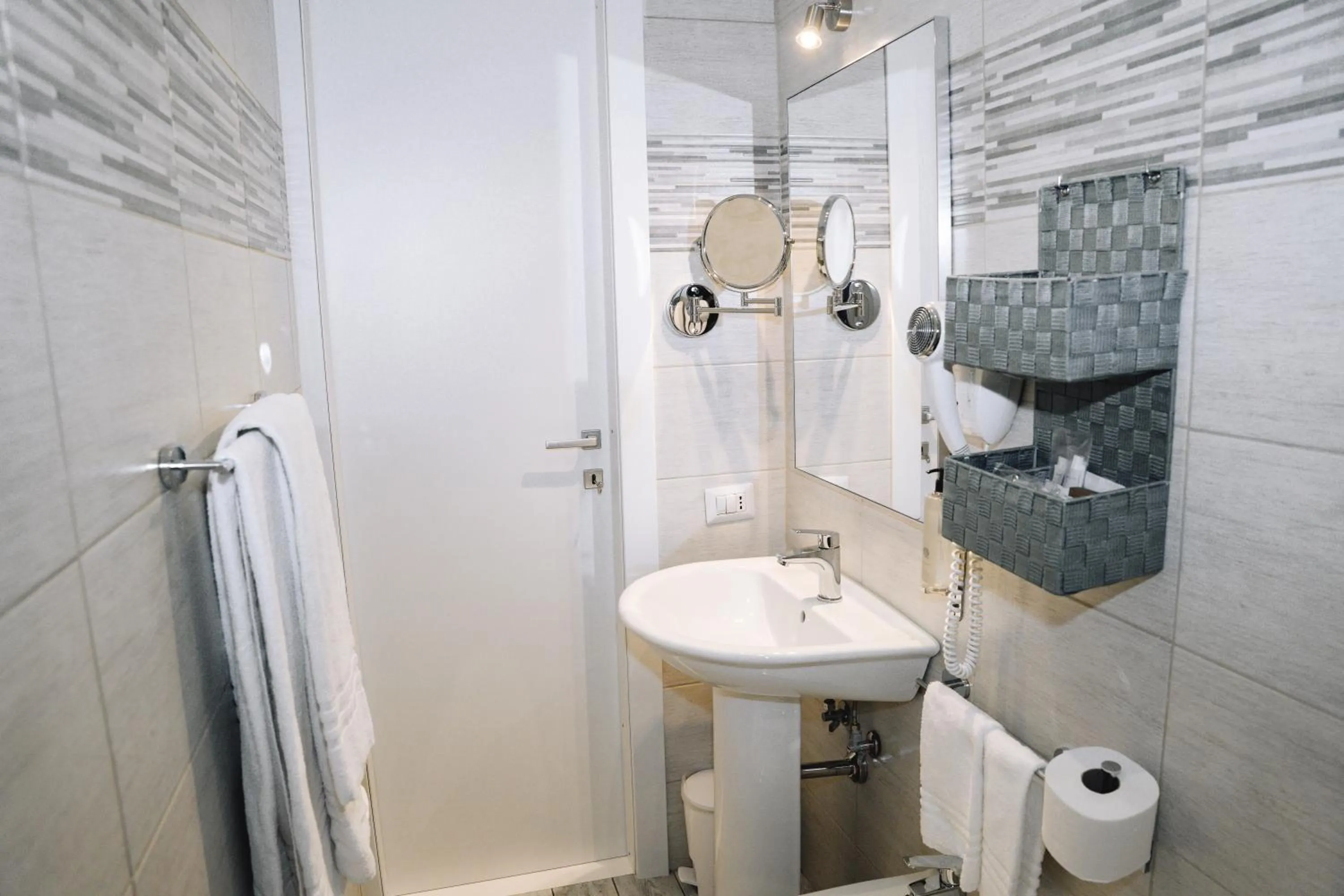 Bathroom in 47 Steps