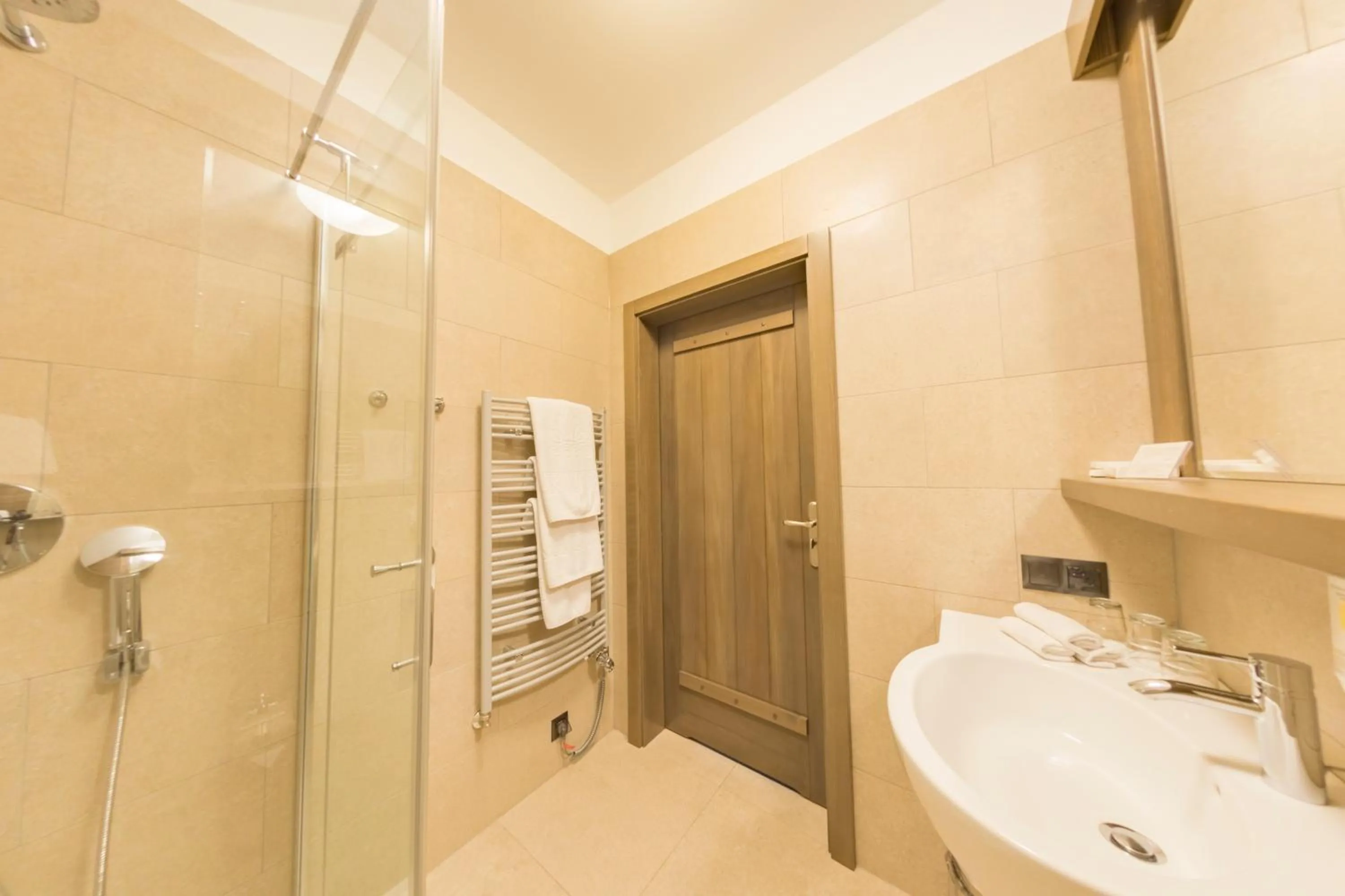 Shower in Hotel Jakubus